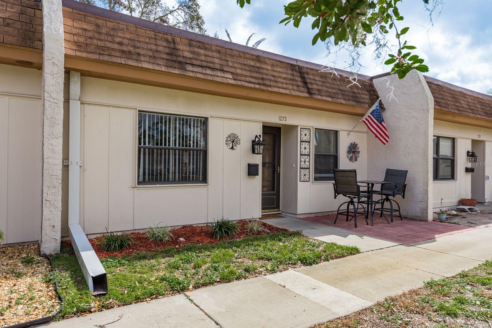 TB8353399 Property Photo