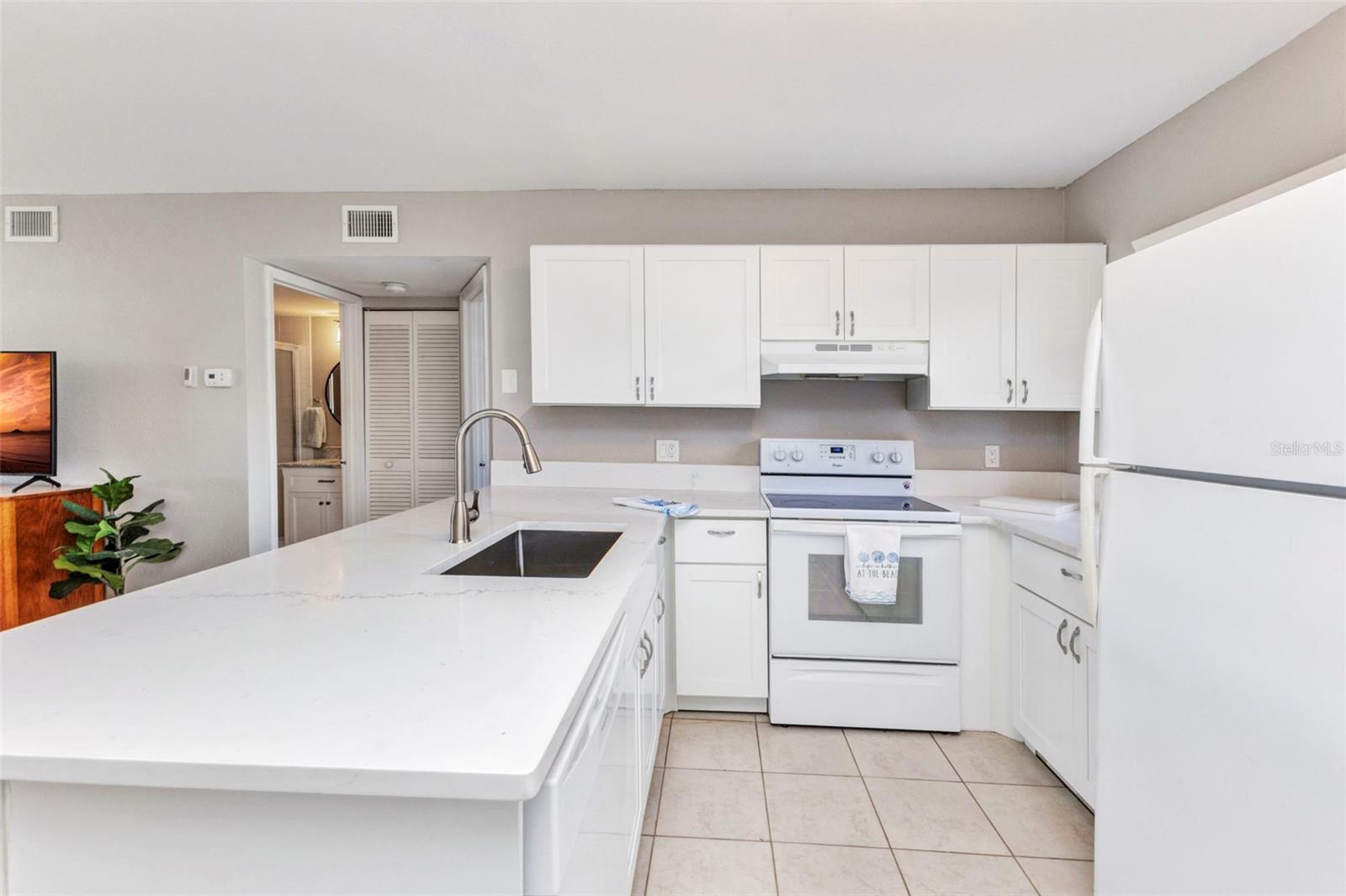 25100 SANDHILL BLVD #R104, PUNTA GORDA, FL, 33983