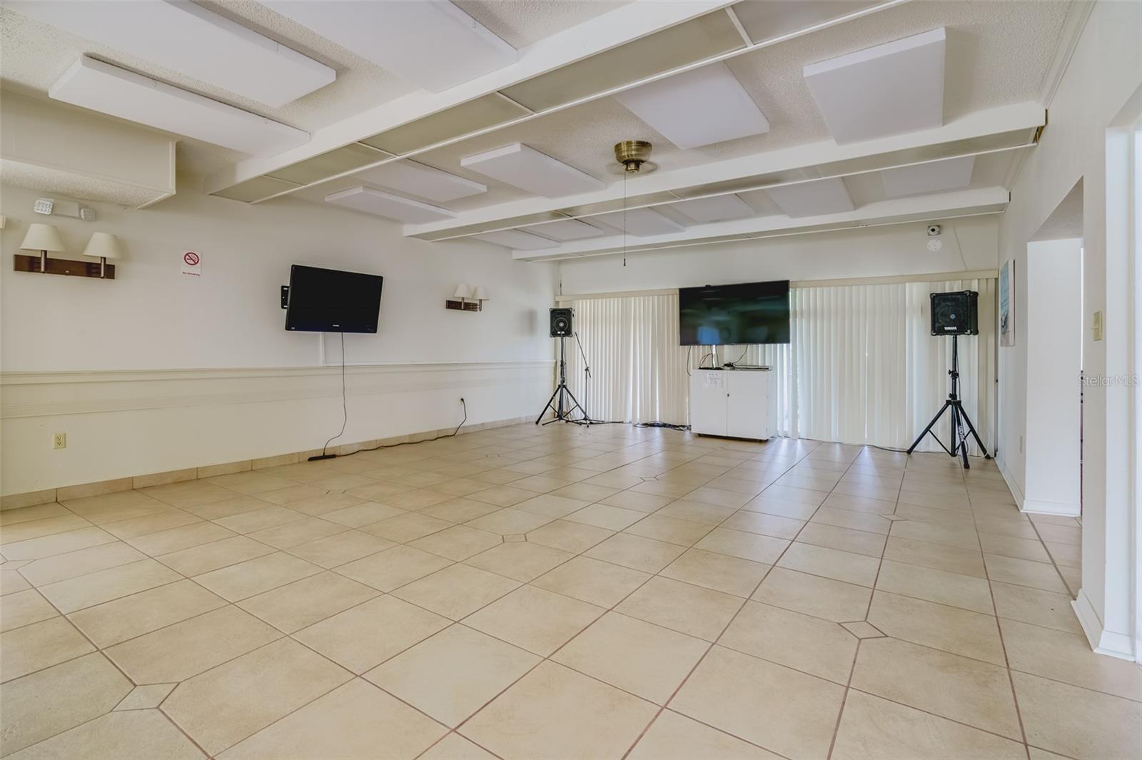 7701 STARKEY RD #208, SEMINOLE, FL, 33777