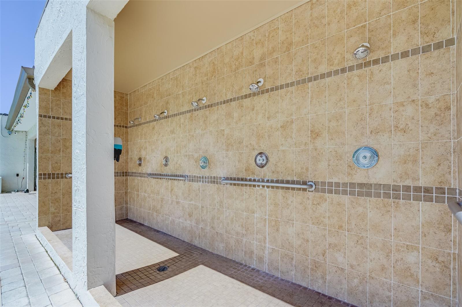 7701 STARKEY RD #208, SEMINOLE, FL, 33777