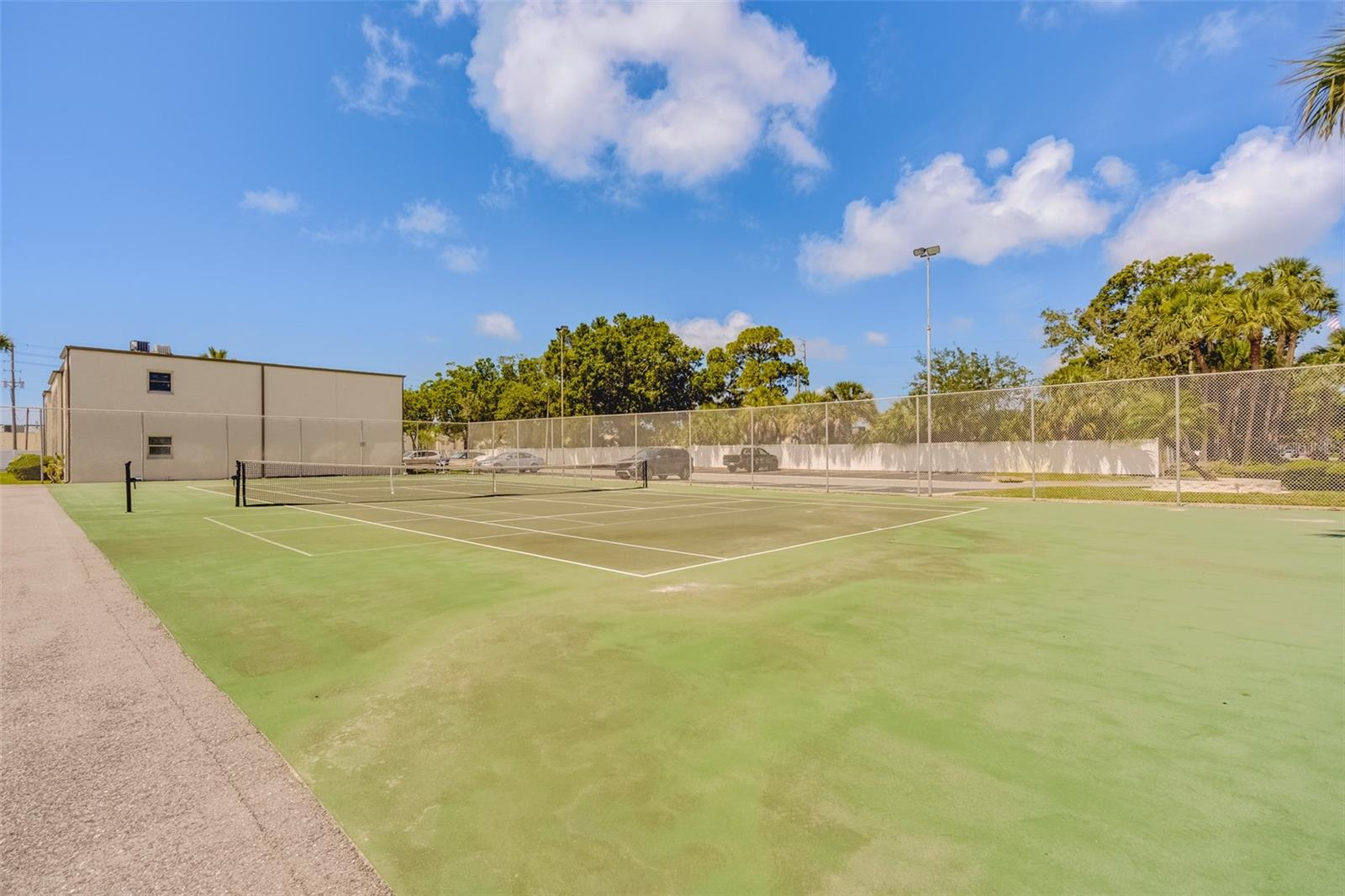 7701 STARKEY RD #208, SEMINOLE, FL, 33777