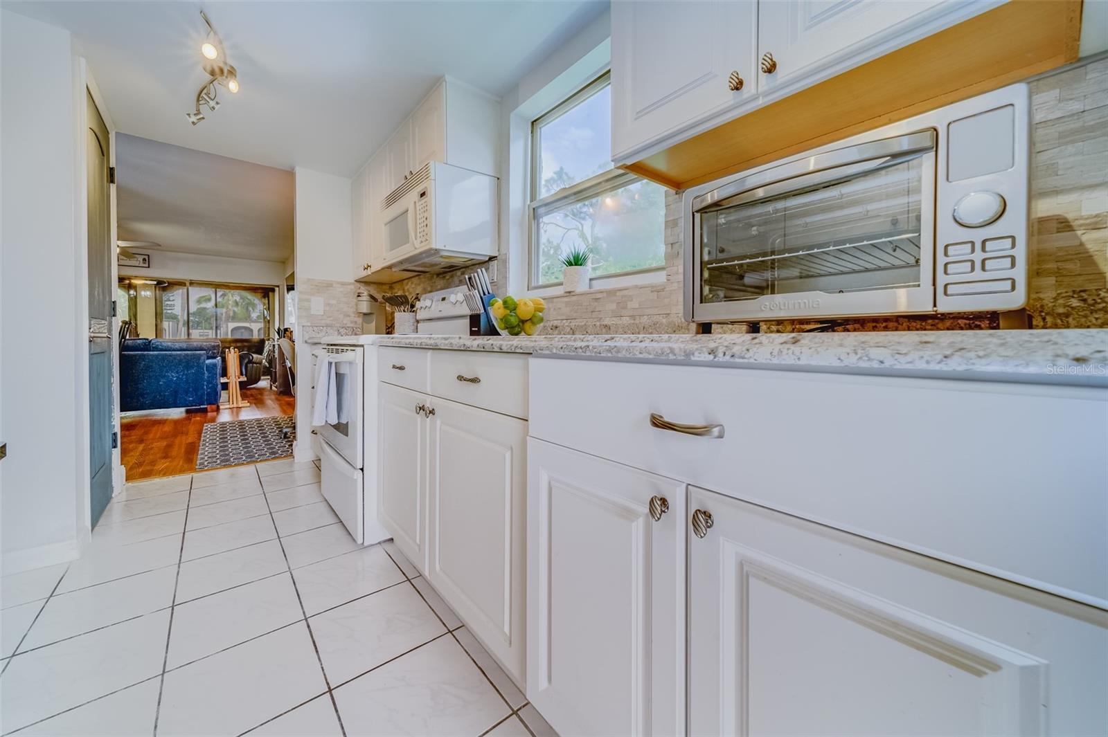 7701 STARKEY RD #208, SEMINOLE, FL, 33777