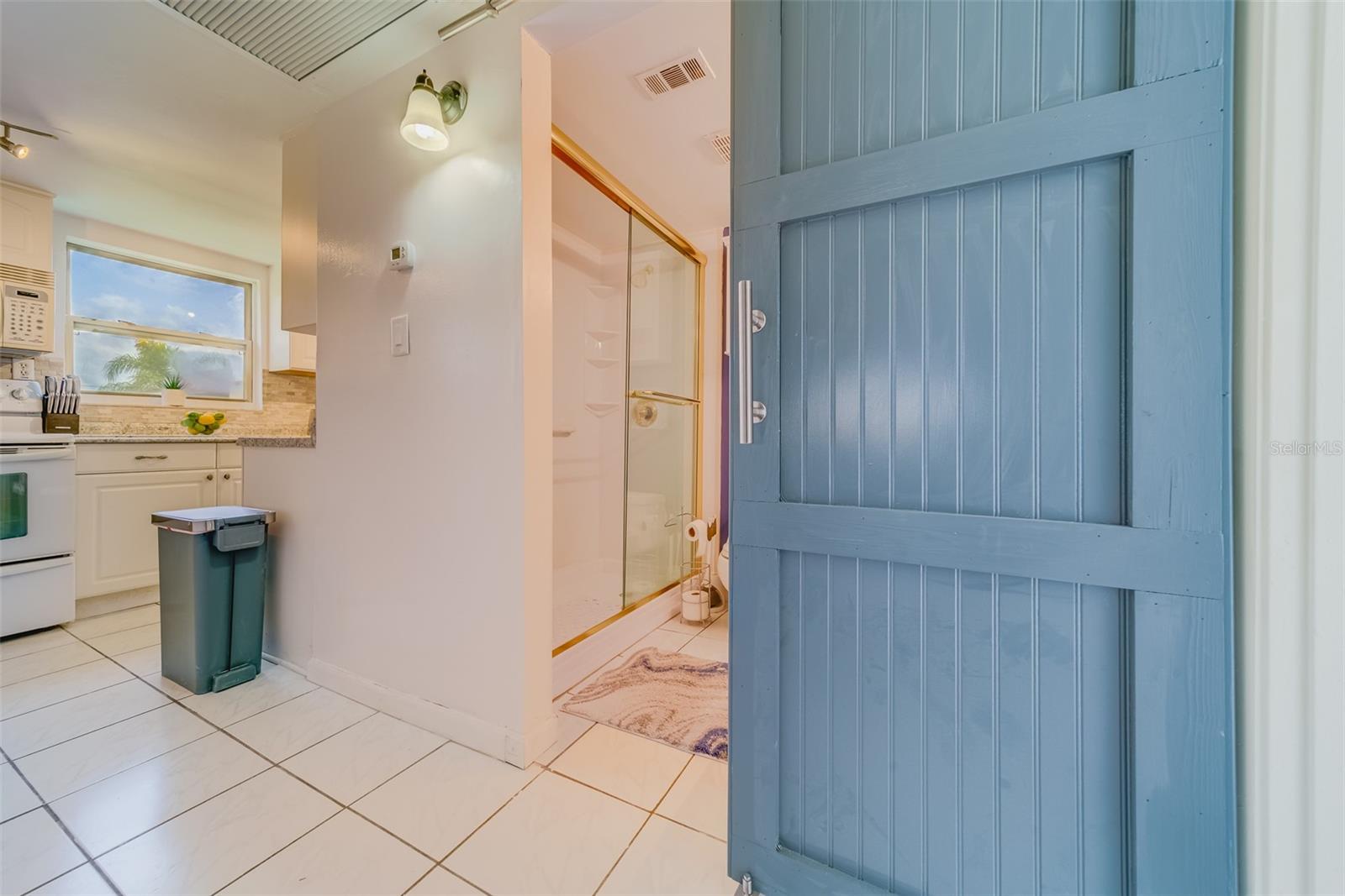 7701 STARKEY RD #208, SEMINOLE, FL, 33777