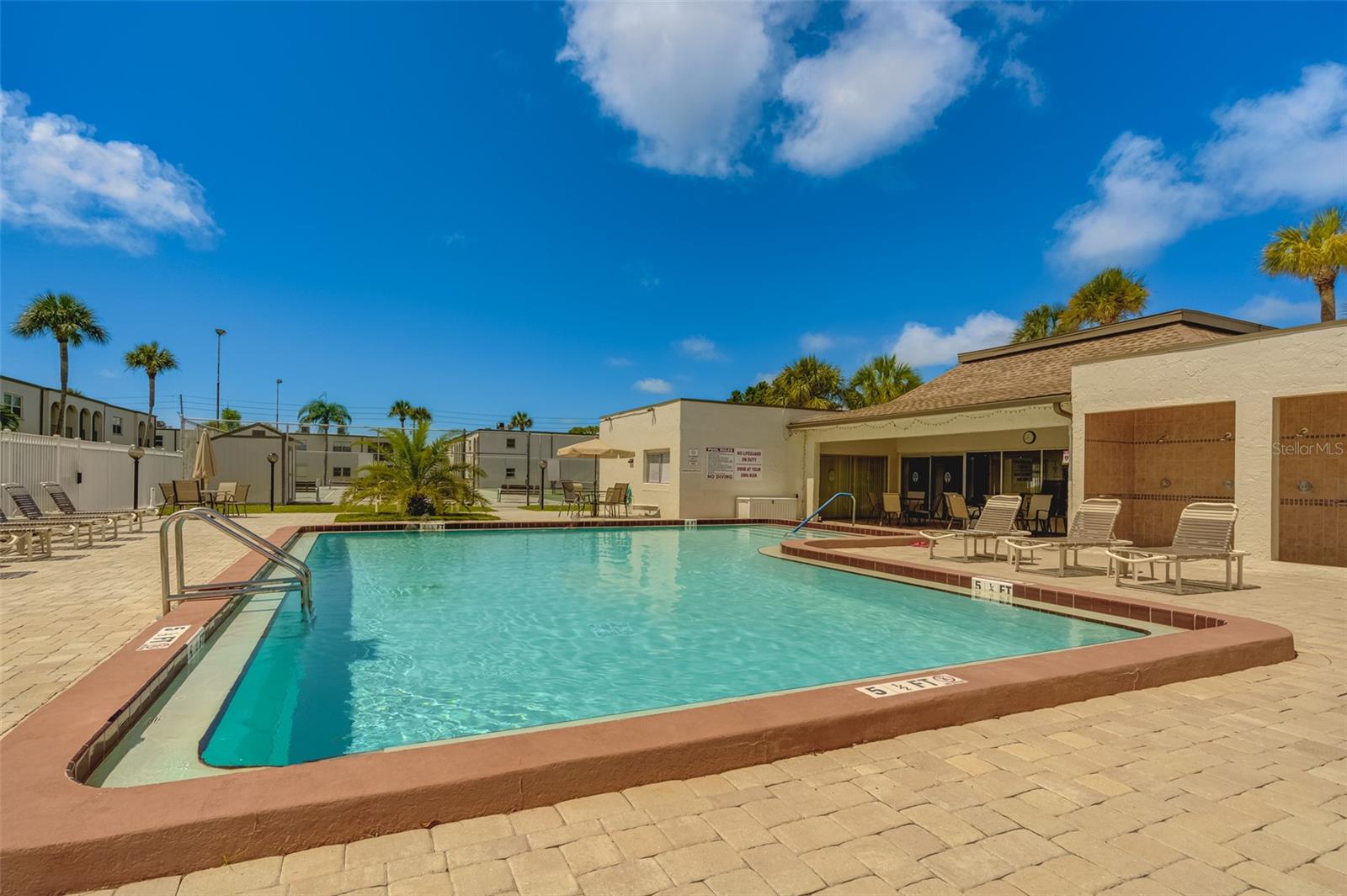 7701 STARKEY RD #208, SEMINOLE, FL, 33777