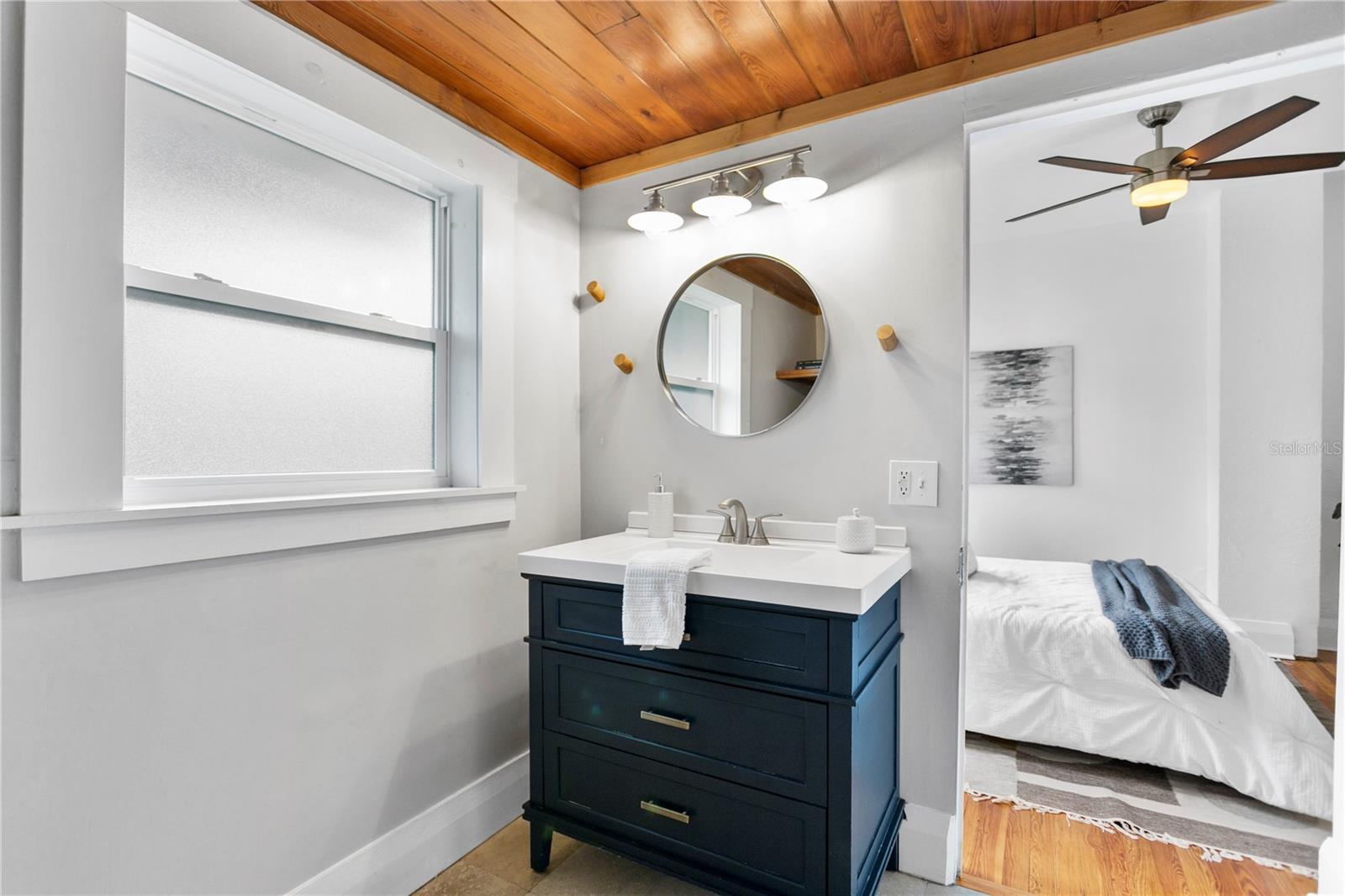 6705 N NAVIN AVE, TAMPA, FL, 33604