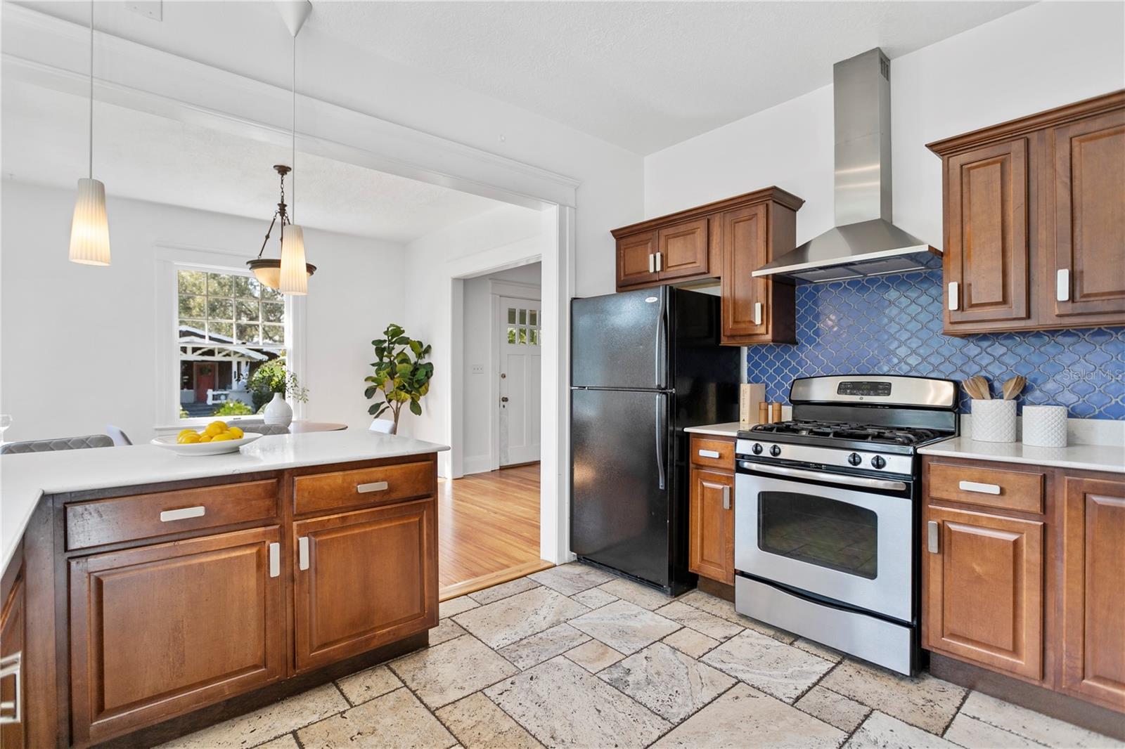 6705 N NAVIN AVE, TAMPA, FL, 33604