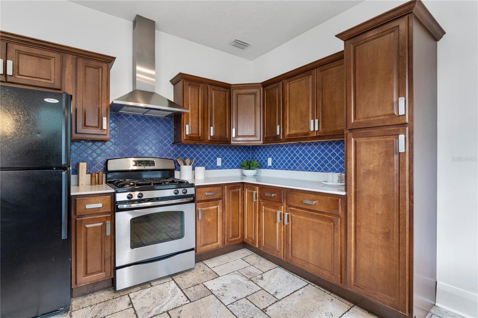 6705 N NAVIN AVE, TAMPA, FL, 33604