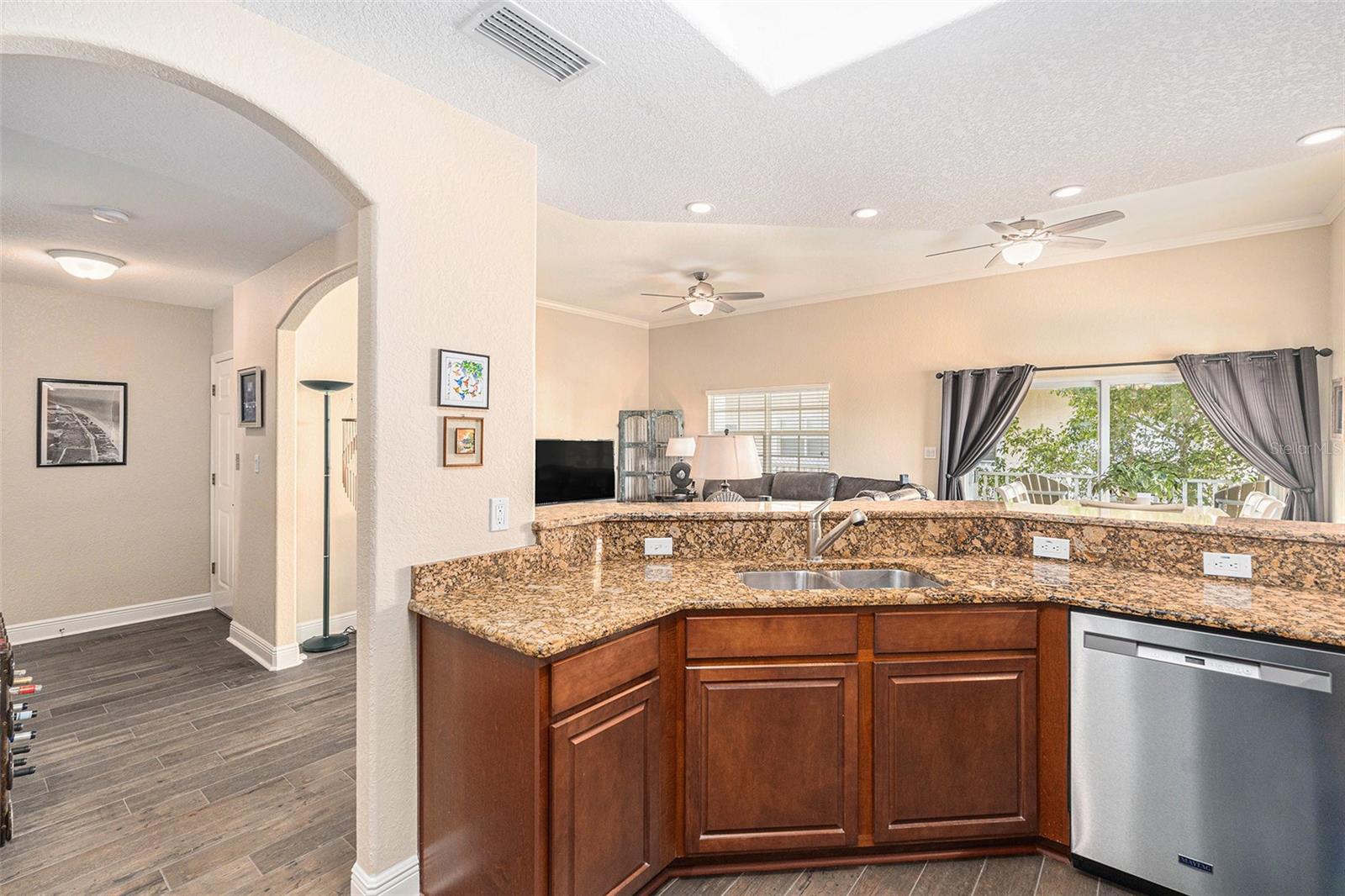 146 175TH TERRACE DR E, REDINGTON SHORES, FL, 33708