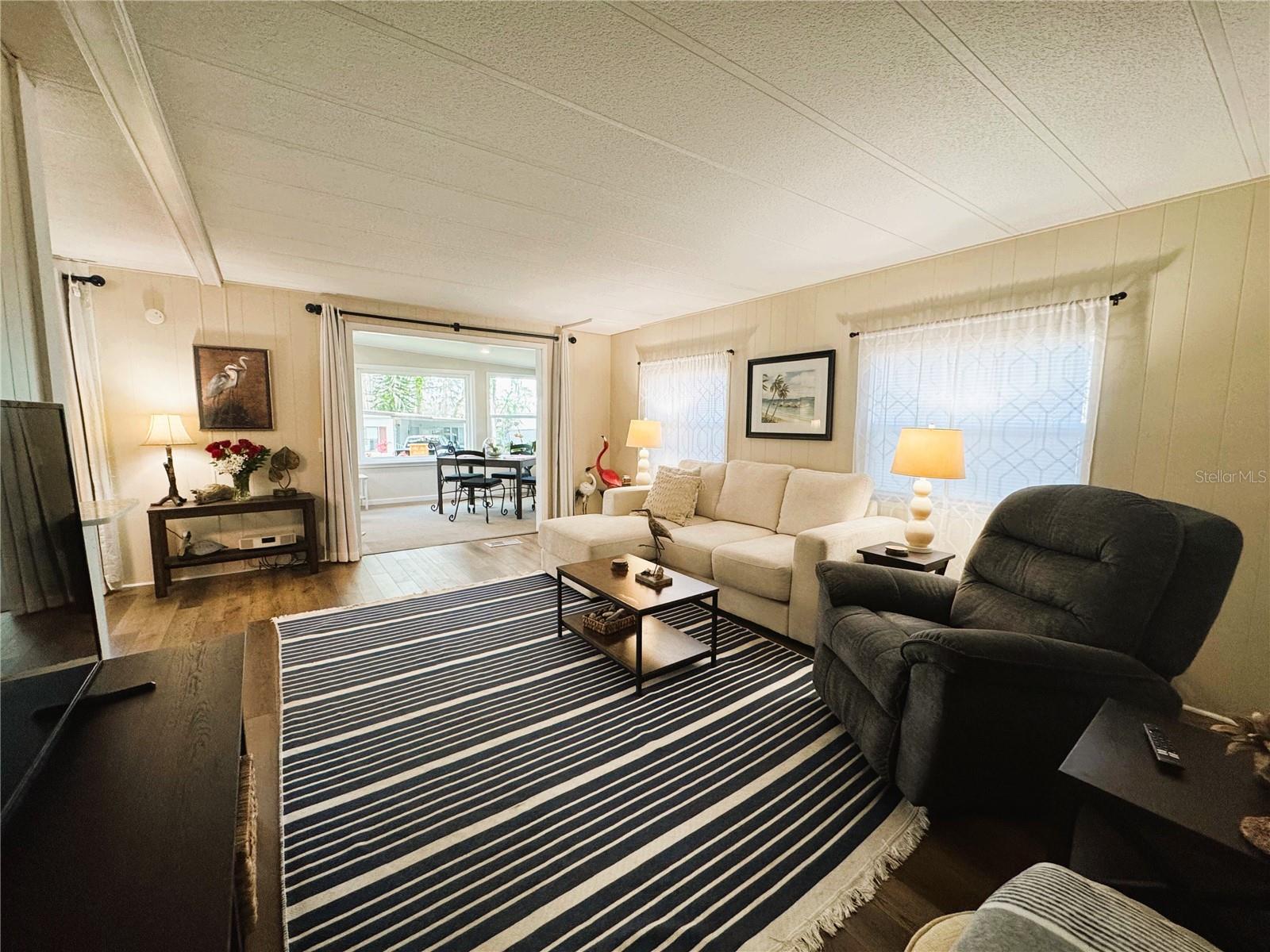 106 ROYAL PALM DR, LEESBURG, FL, 34748