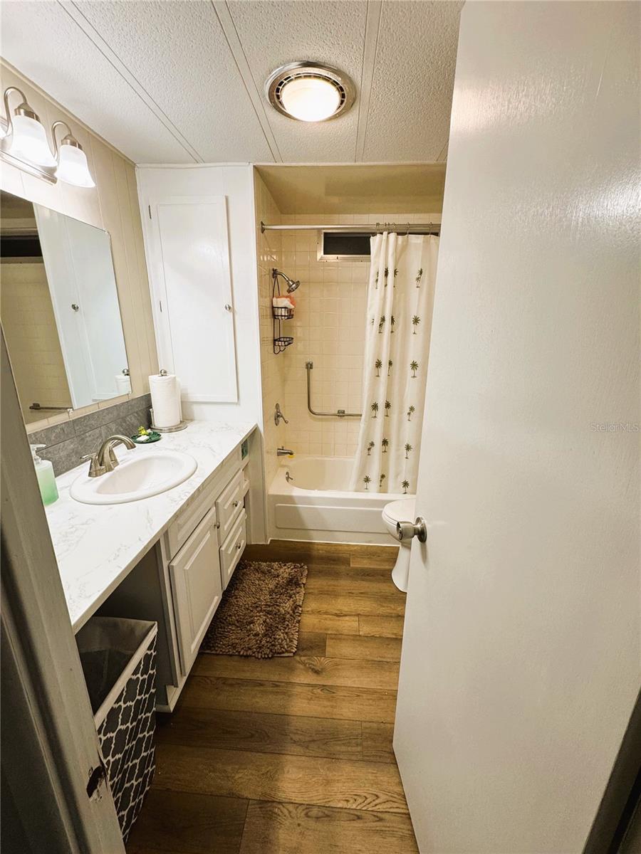 106 ROYAL PALM DR, LEESBURG, FL, 34748