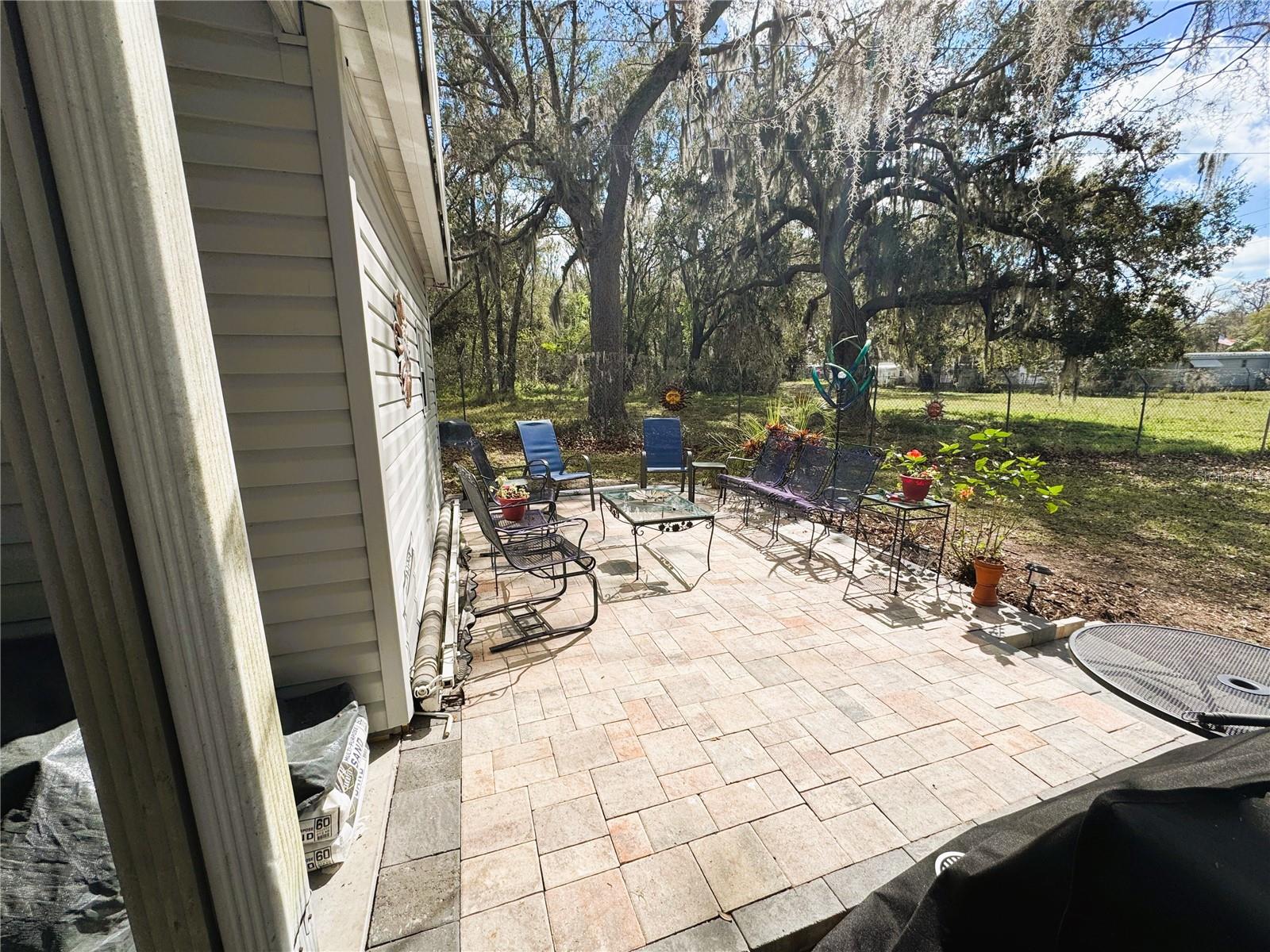 106 ROYAL PALM DR, LEESBURG, FL, 34748