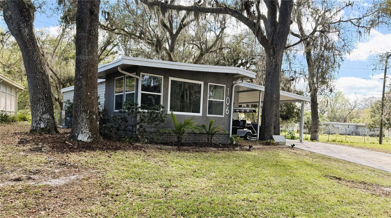 106 ROYAL PALM DR, LEESBURG, FL, 34748