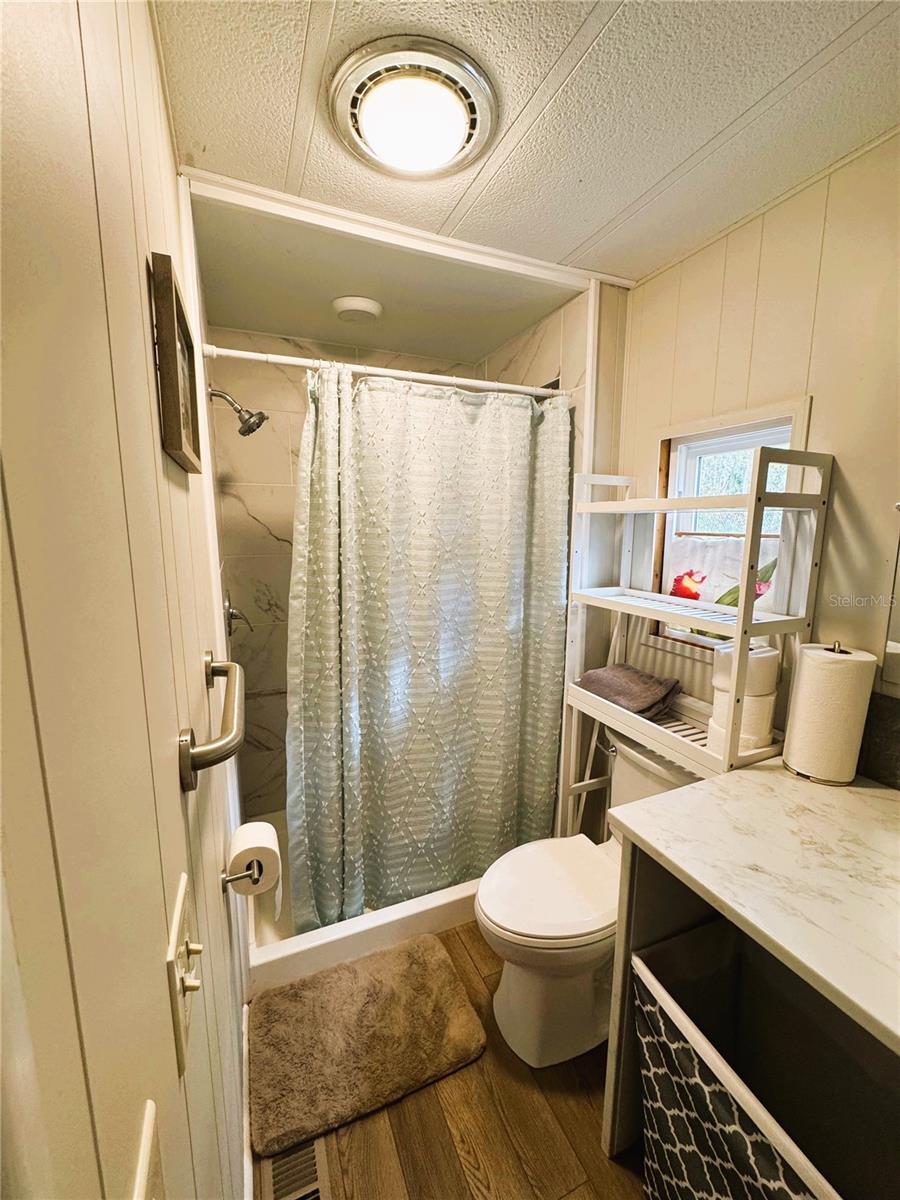 106 ROYAL PALM DR, LEESBURG, FL, 34748