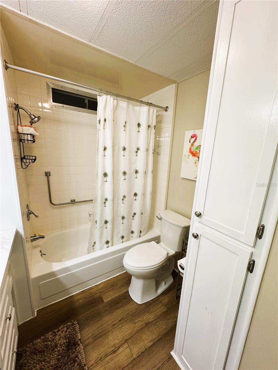 106 ROYAL PALM DR, LEESBURG, FL, 34748