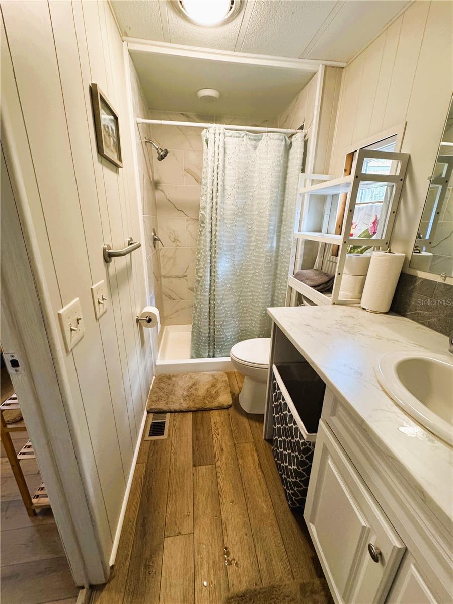 106 ROYAL PALM DR, LEESBURG, FL, 34748