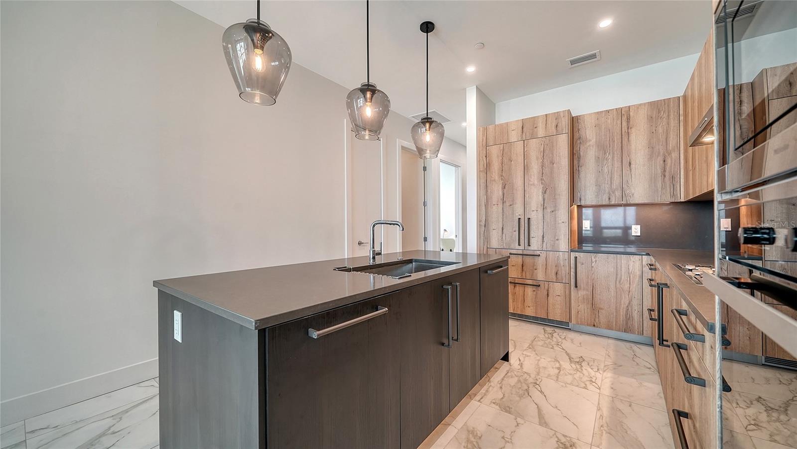 33 S PALM AVE #0804, SARASOTA, FL, 34236
