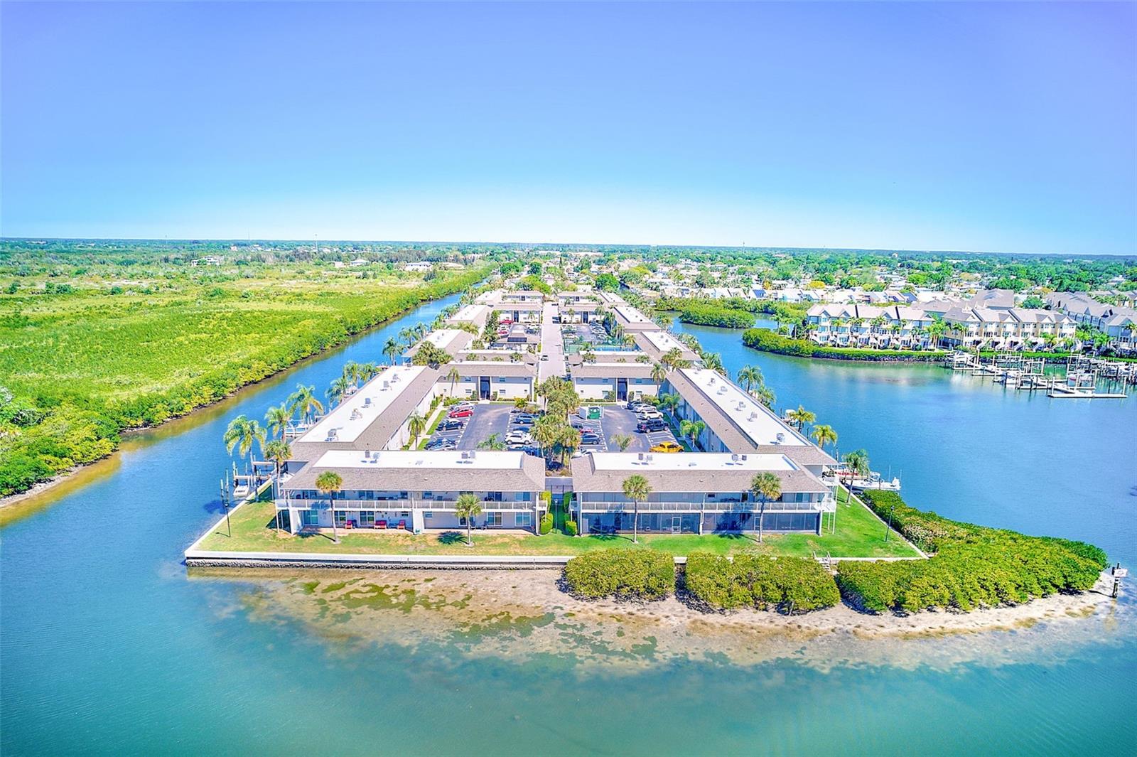 8810 BAY POINTE DR #B209, TAMPA, FL, 33615