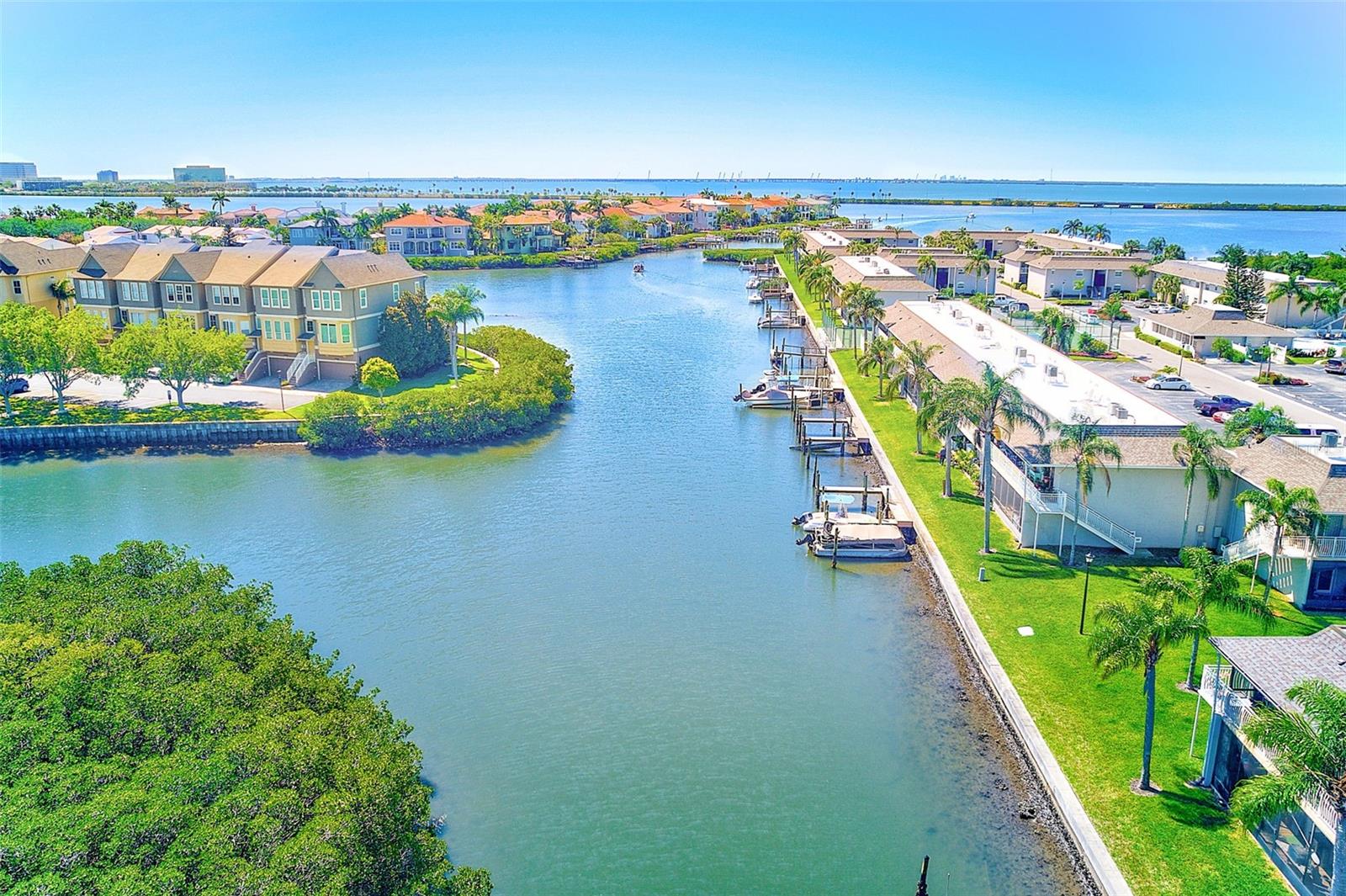 8810 BAY POINTE DR #B209, TAMPA, FL, 33615