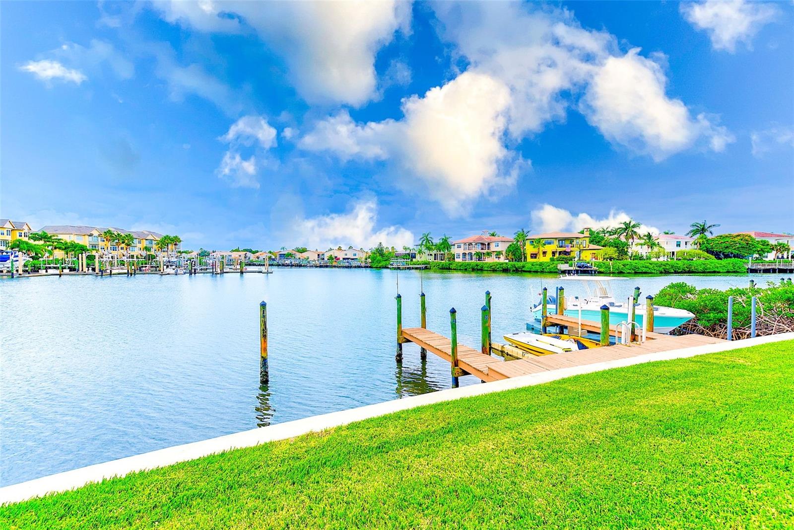 8810 BAY POINTE DR #B209, TAMPA, FL, 33615