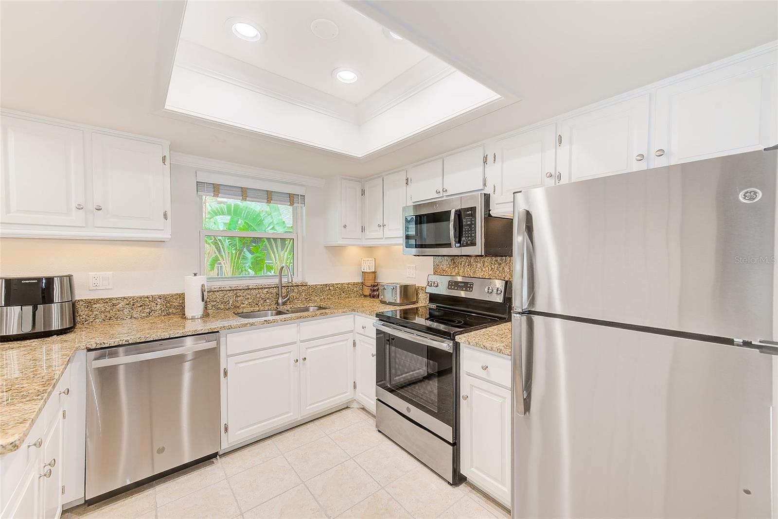 8810 BAY POINTE DR #B209, TAMPA, FL, 33615