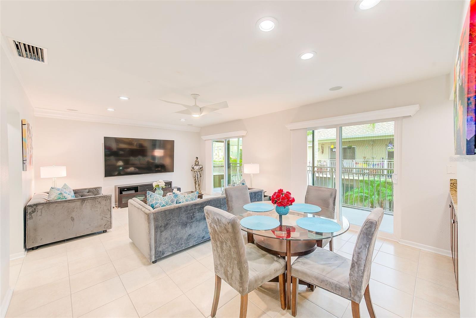 8810 BAY POINTE DR #B209, TAMPA, FL, 33615