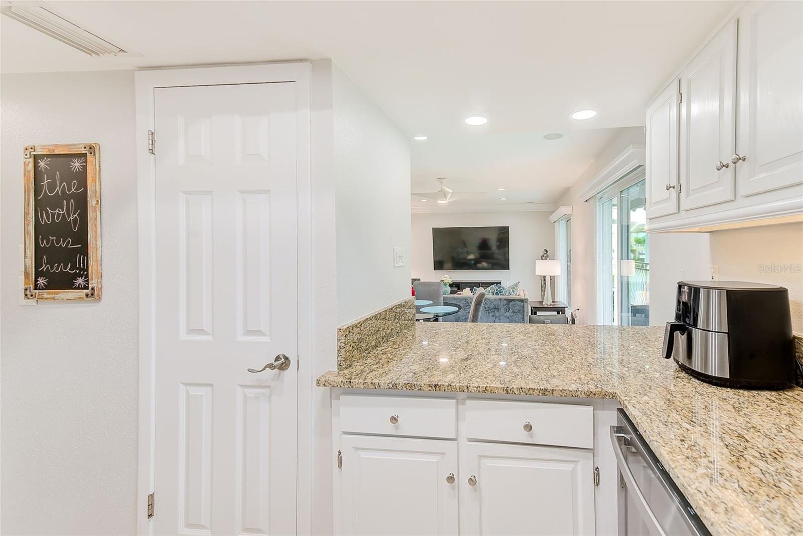 8810 BAY POINTE DR #B209, TAMPA, FL, 33615