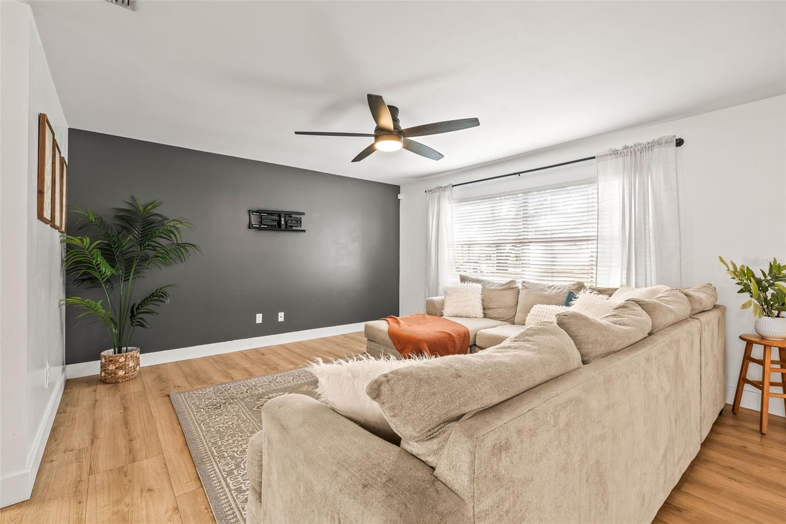 18802 CARR DR, LUTZ, FL, 33559