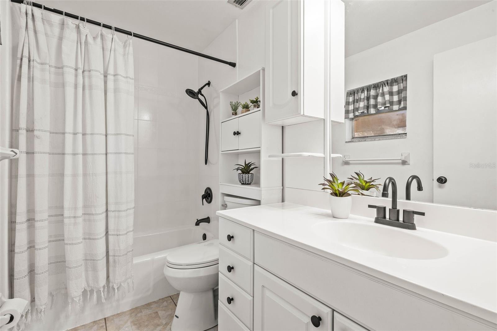 18802 CARR DR, LUTZ, FL, 33559