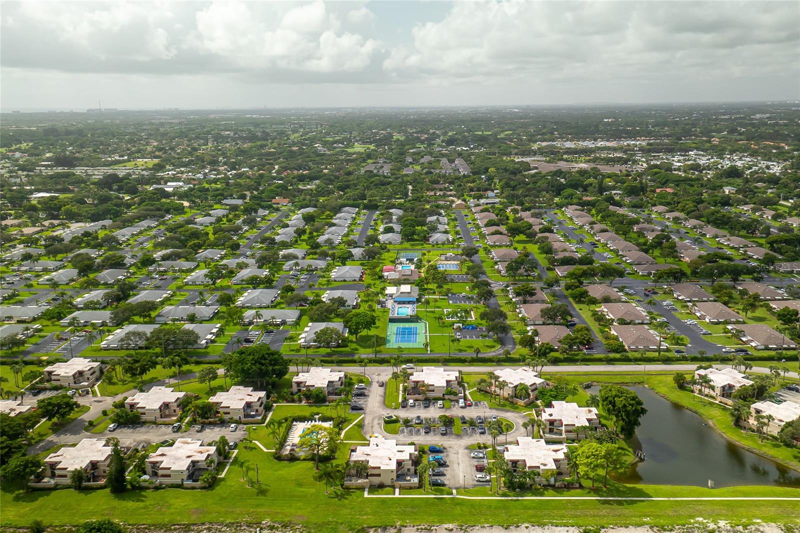 4075 VILLAGE DR #B, DELRAY BEACH, FL, 33445