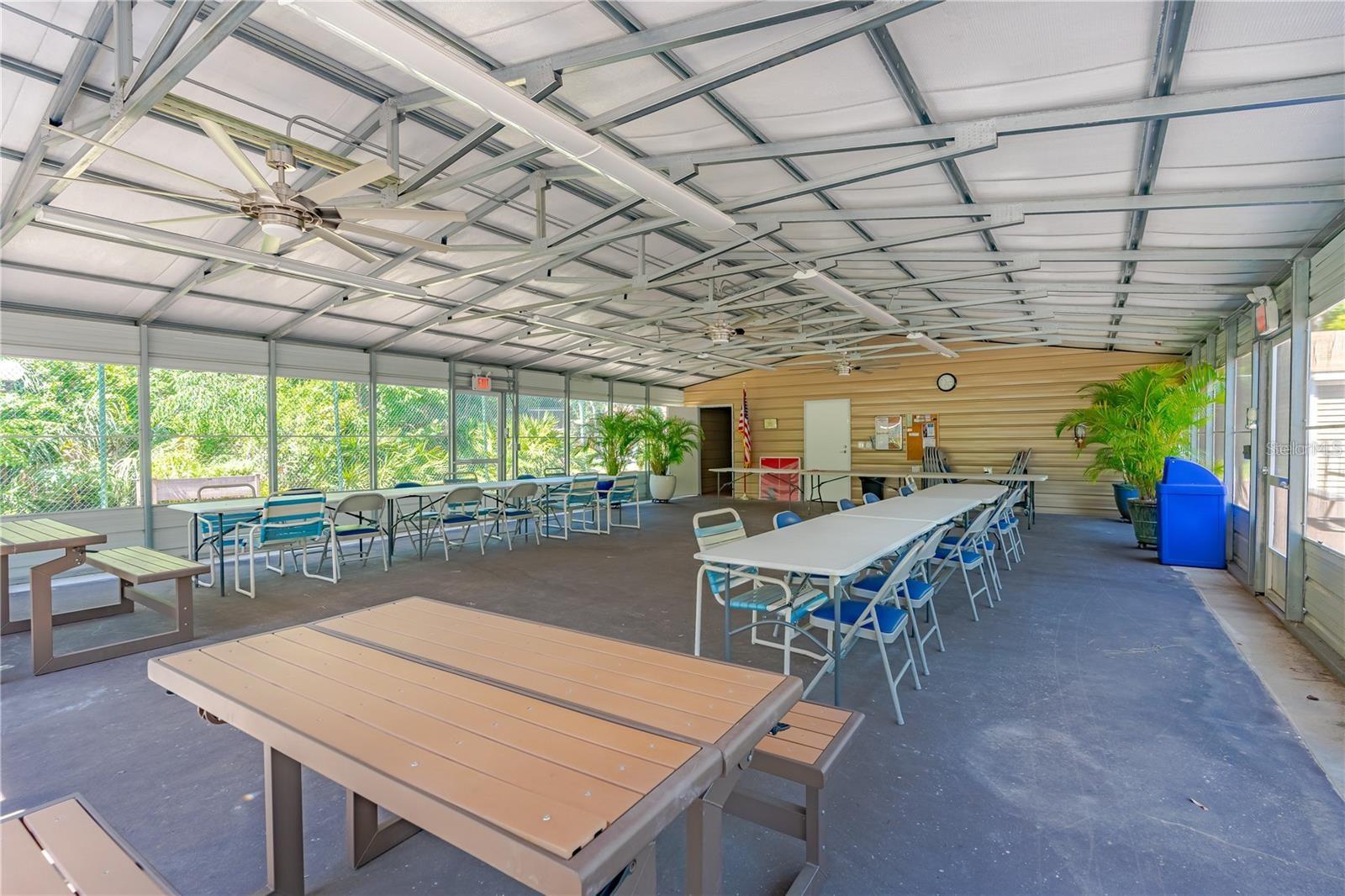 100 SWEETGUM WOODS CT #11D, DELTONA, FL, 32725