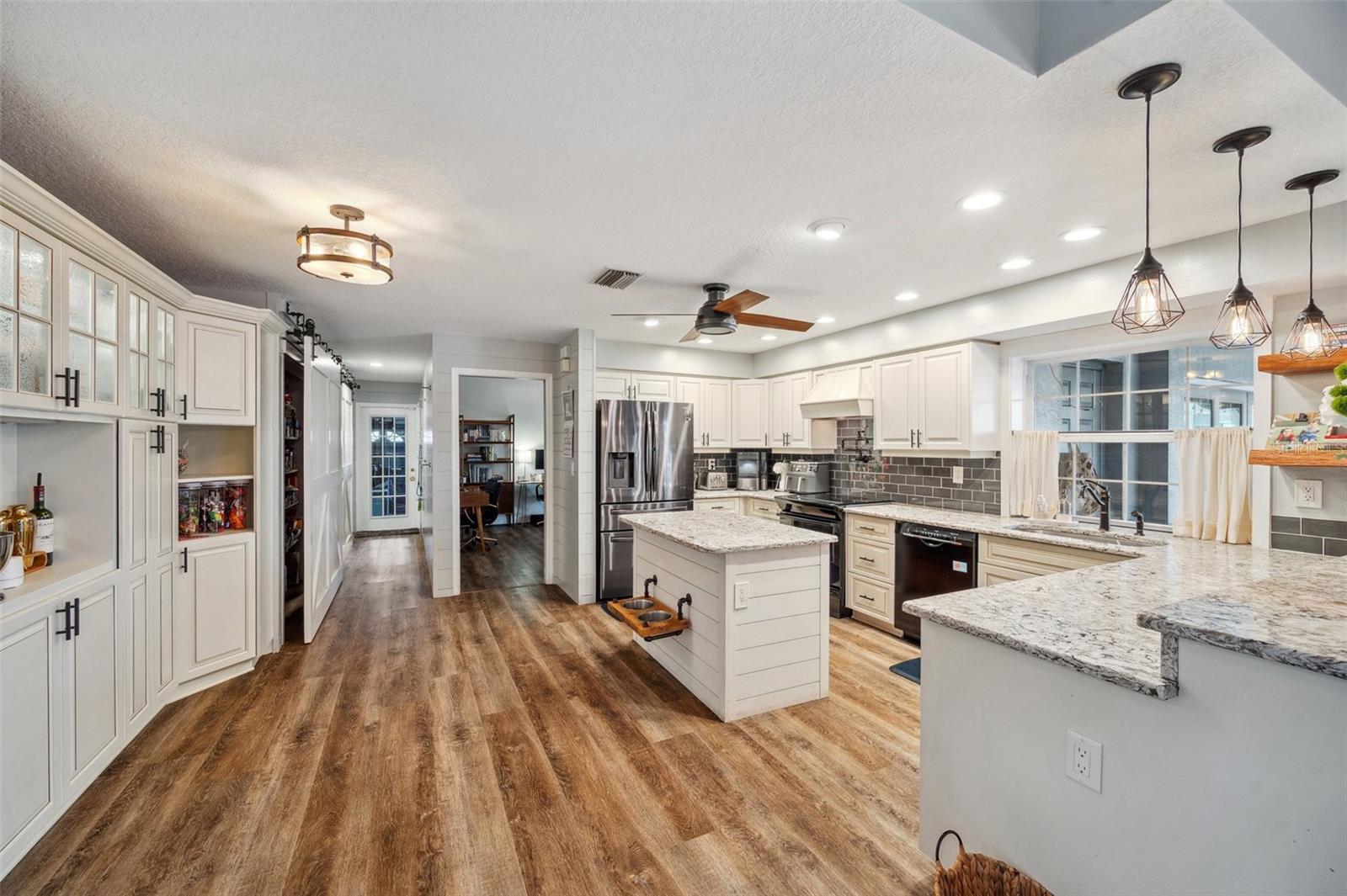 716 SAMANTHA DR, PALM HARBOR, FL, 34683