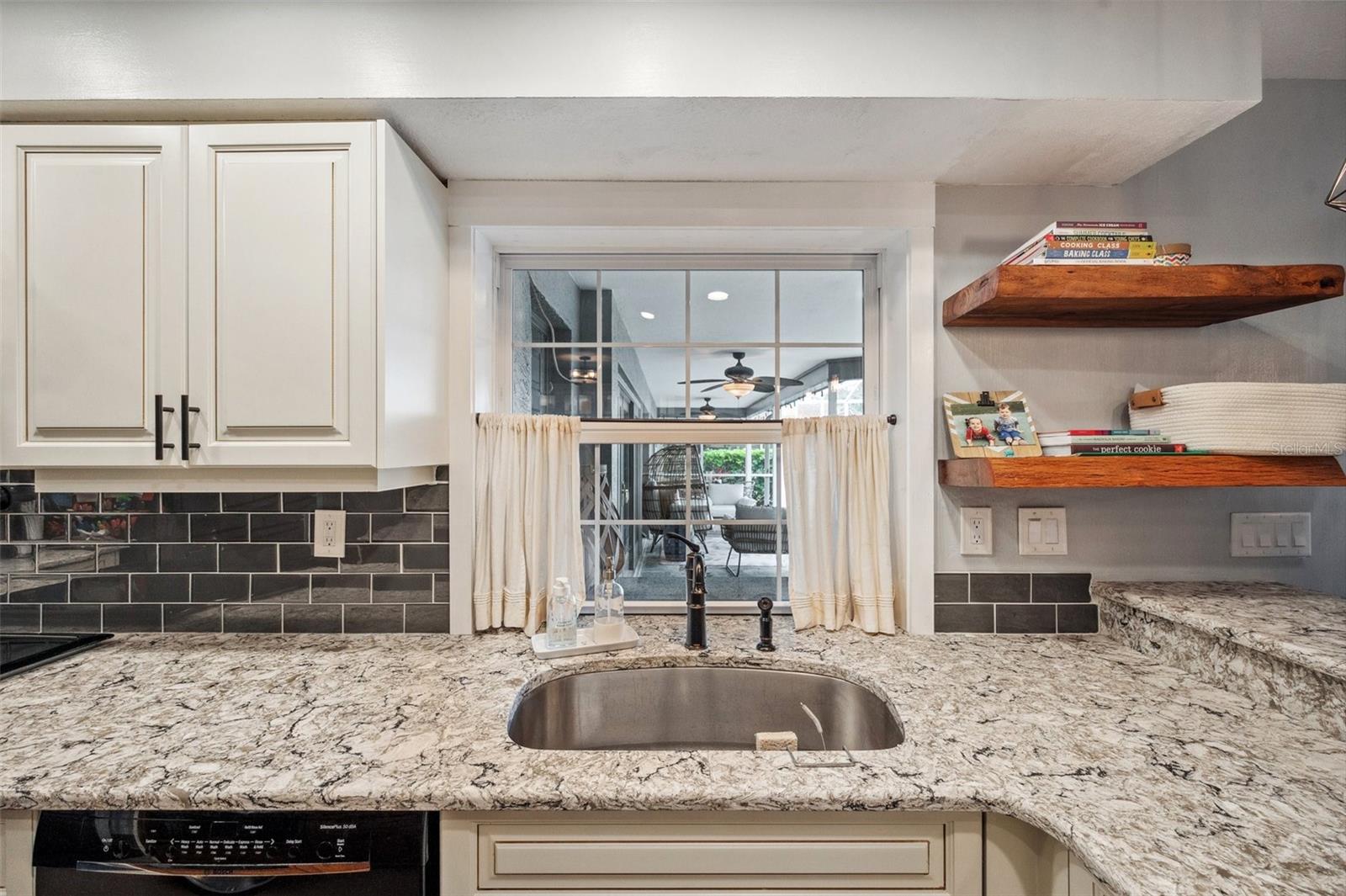 716 SAMANTHA DR, PALM HARBOR, FL, 34683