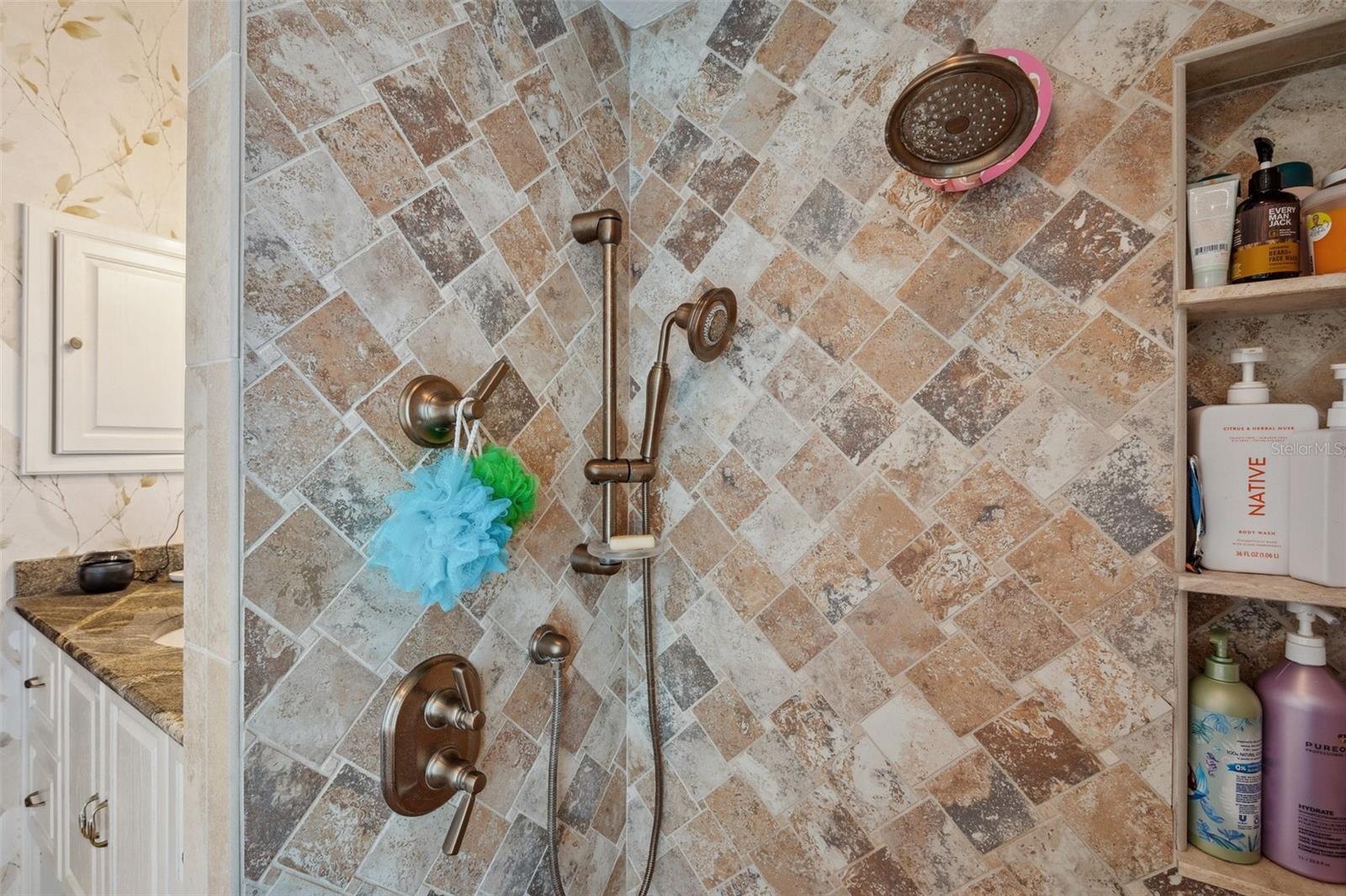 716 SAMANTHA DR, PALM HARBOR, FL, 34683