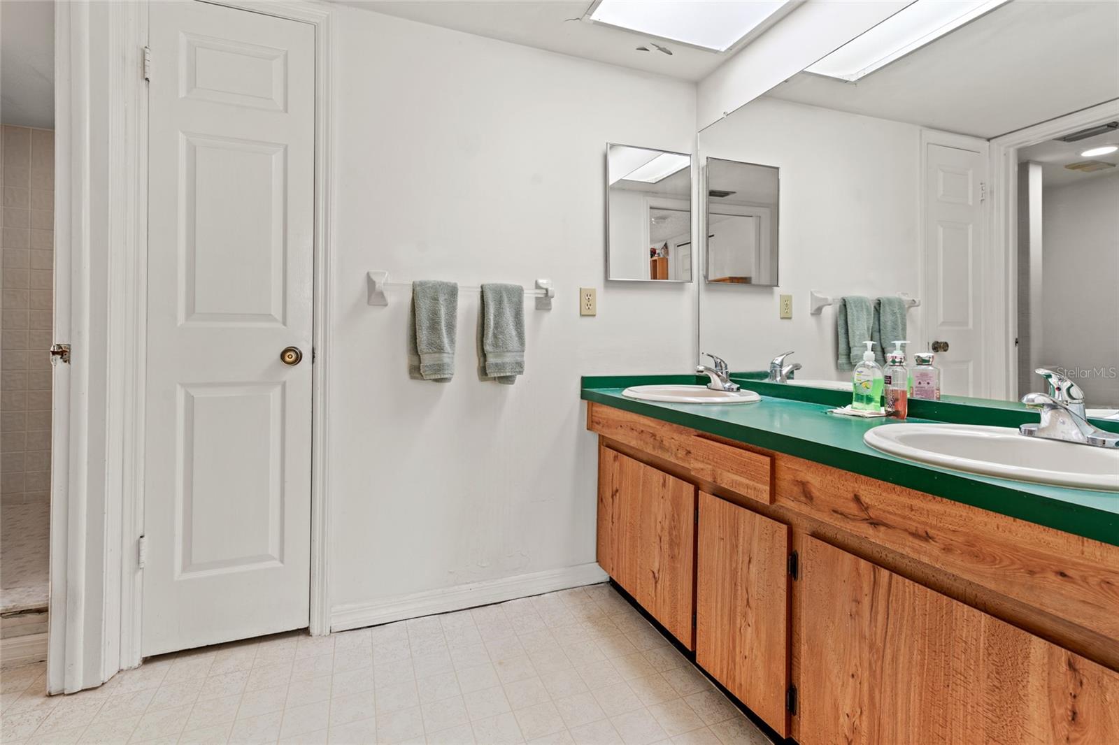 2462 KINGFISHER LN #J203, CLEARWATER, FL, 33762