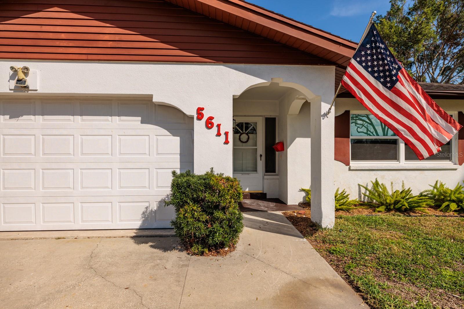 5611 VENETIAN BLVD NE, ST PETERSBURG, FL, 33703