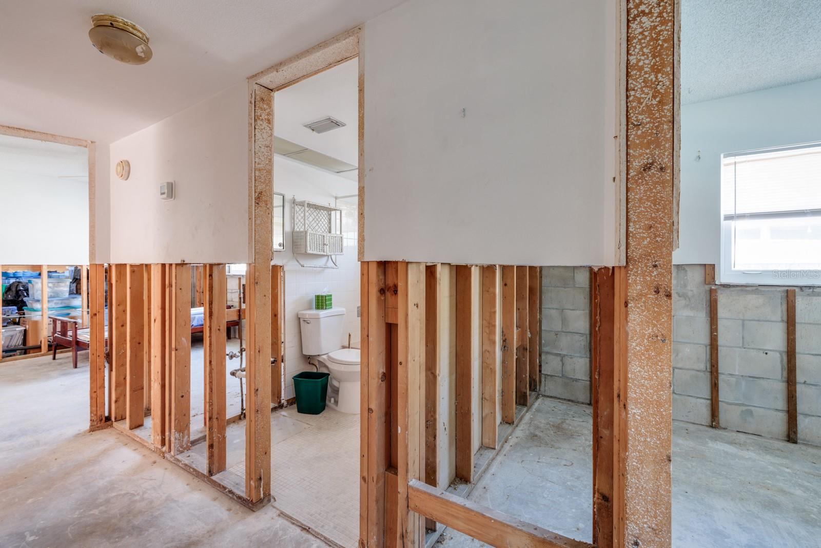 5611 VENETIAN BLVD NE, ST PETERSBURG, FL, 33703