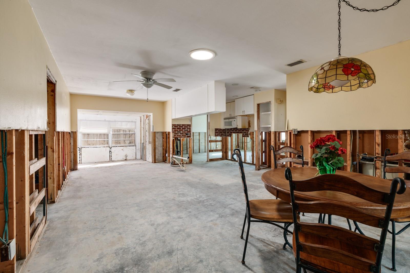 5611 VENETIAN BLVD NE, ST PETERSBURG, FL, 33703