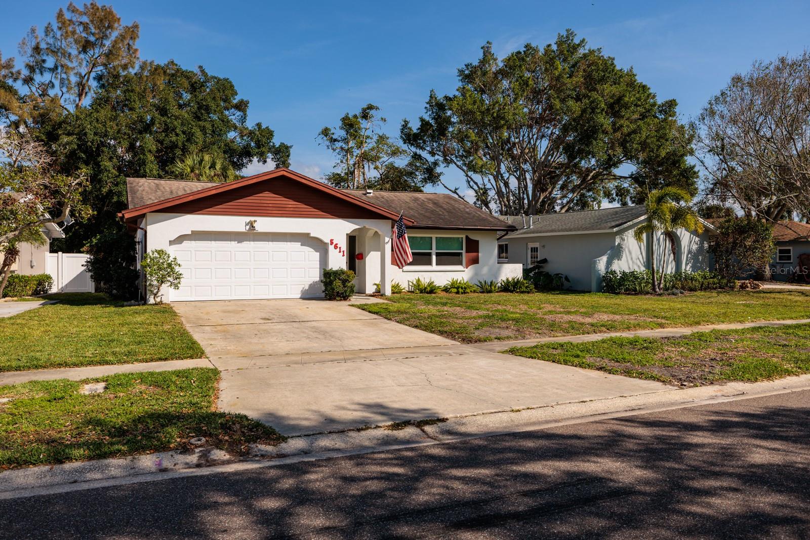 5611 VENETIAN BLVD NE, ST PETERSBURG, FL, 33703