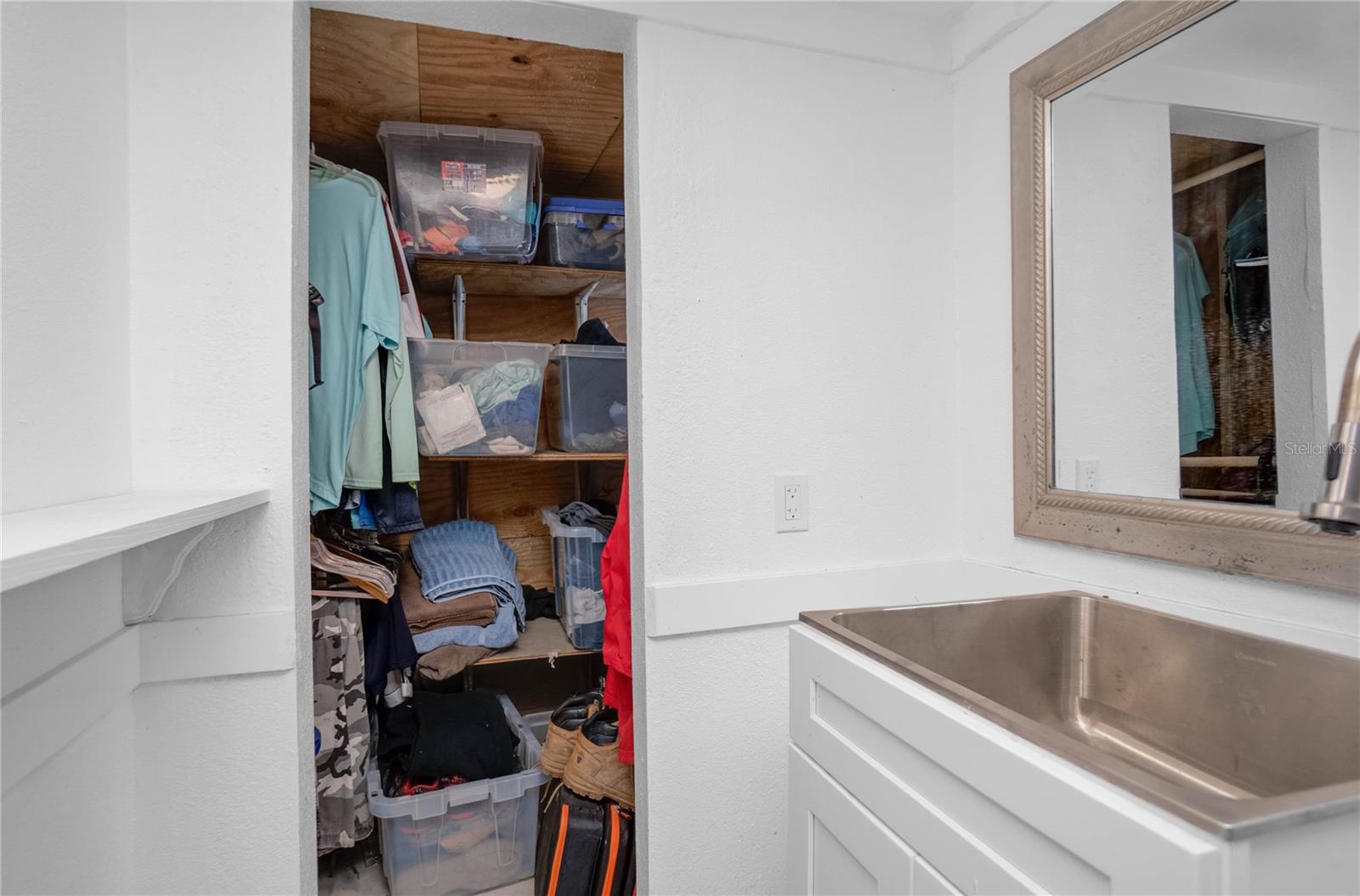 16490 SW INDIANA AVE, CEDAR KEY, FL, 32625