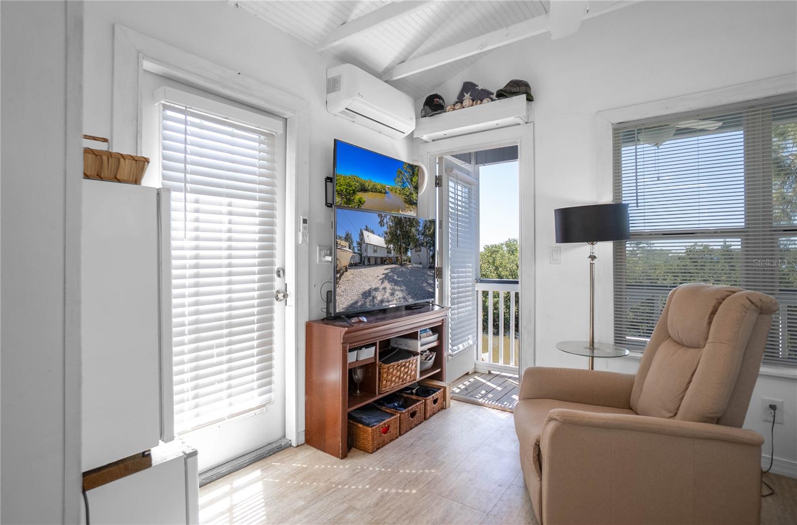 16490 SW INDIANA AVE, CEDAR KEY, FL, 32625