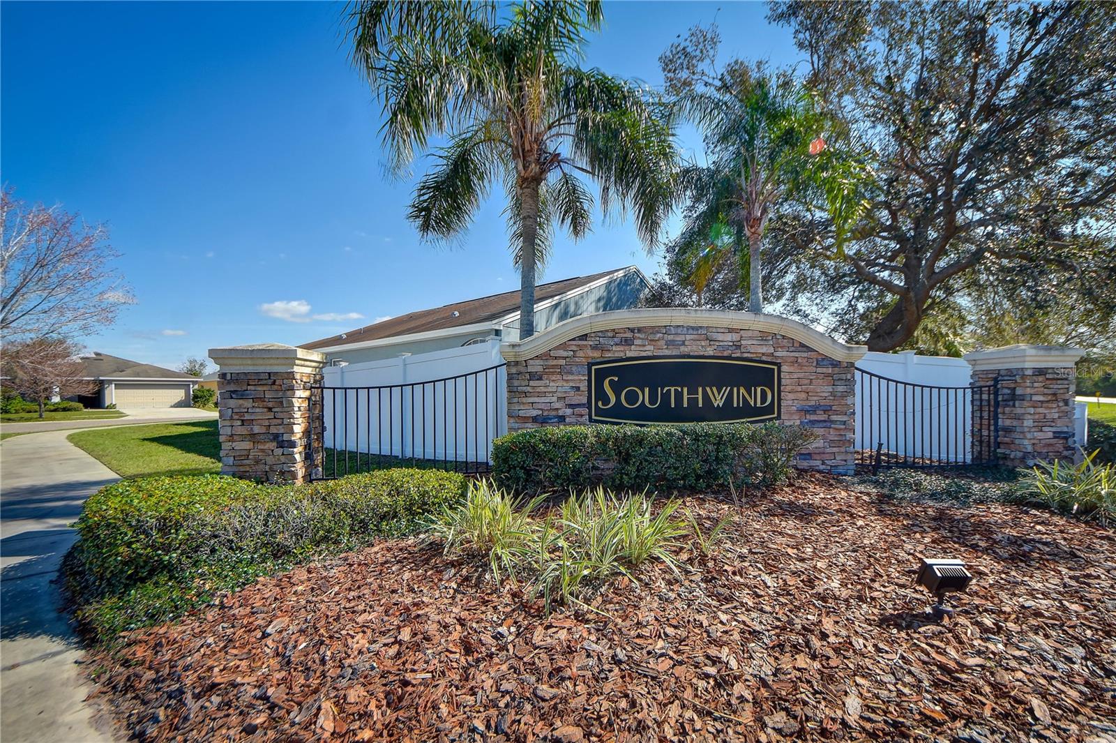 11213 SOUTHWIND LAKE DR, GIBSONTON, FL, 33534