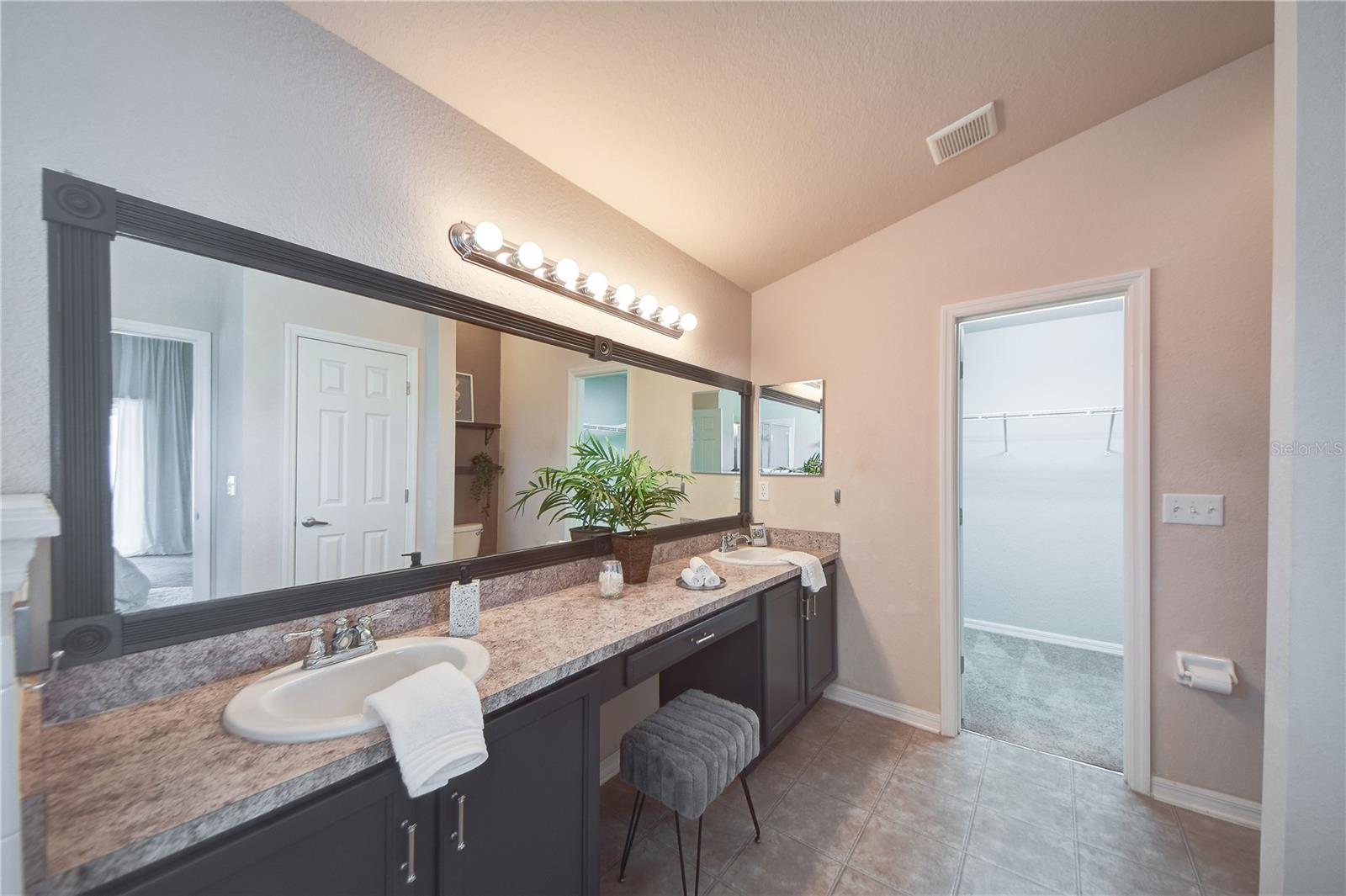 11213 SOUTHWIND LAKE DR, GIBSONTON, FL, 33534