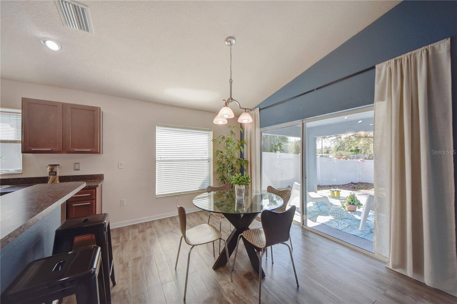 11213 SOUTHWIND LAKE DR, GIBSONTON, FL, 33534