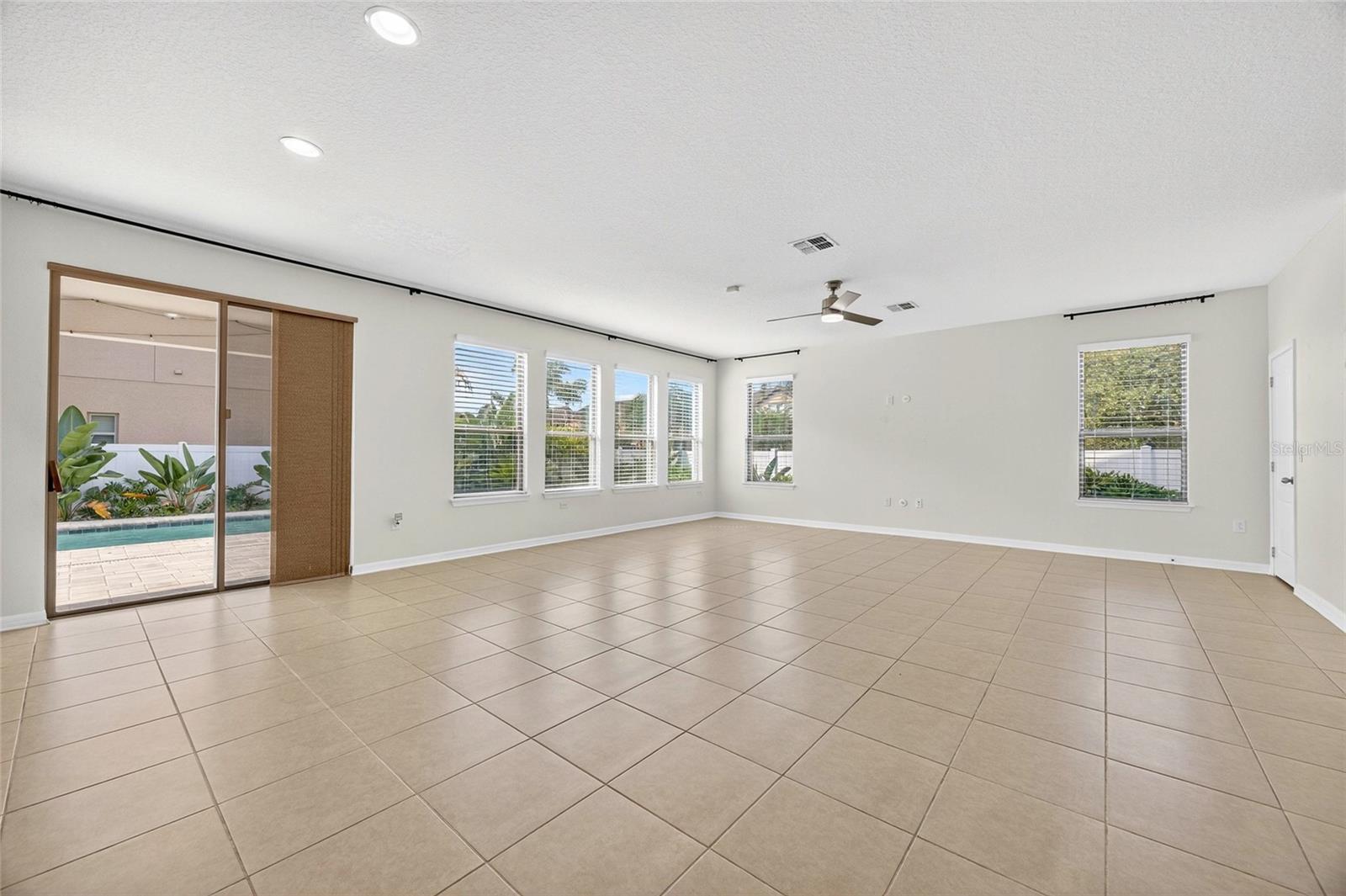 1077 FOUNTAIN COIN LOOP, ORLANDO, FL, 32828