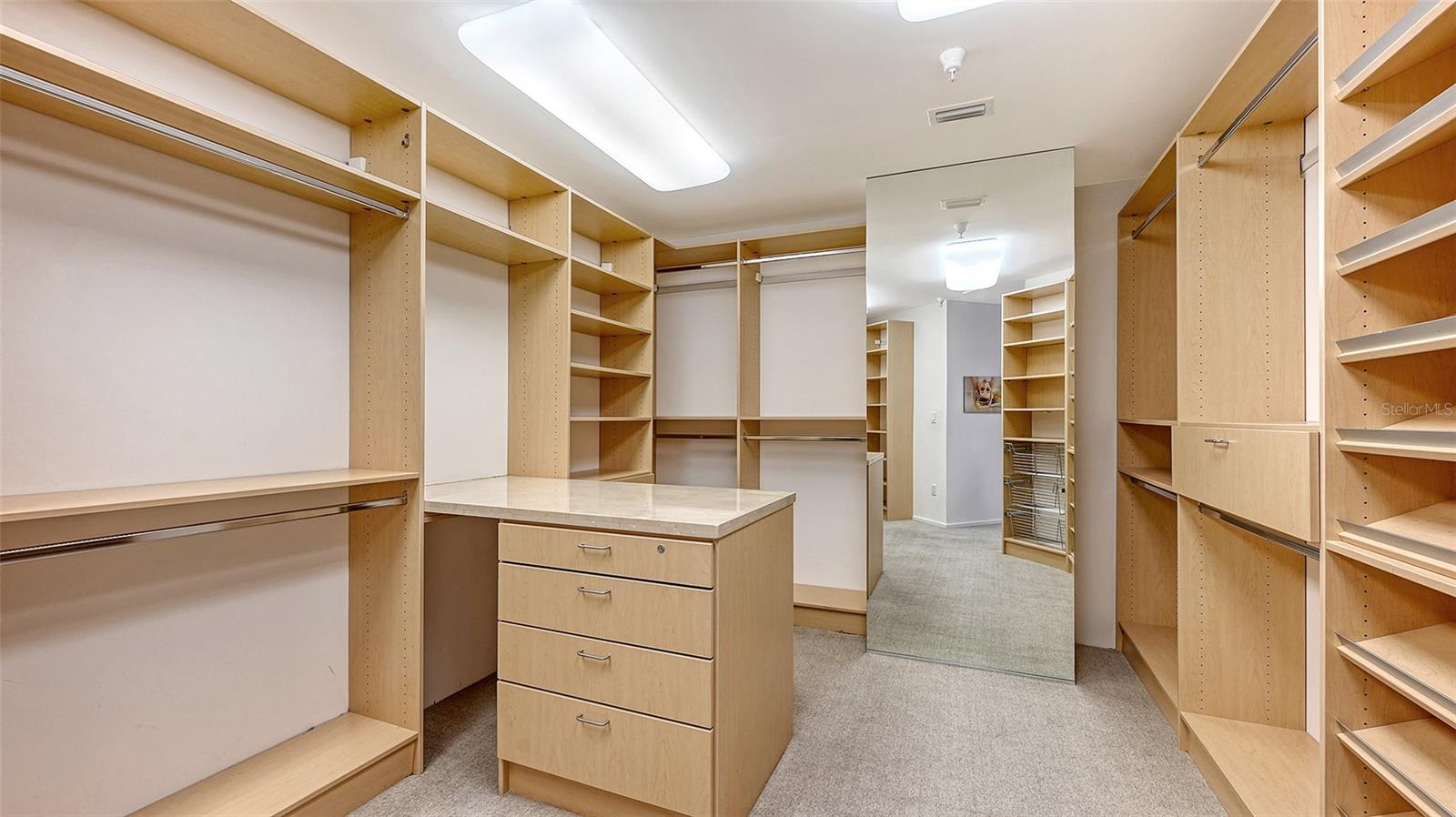 A4641708 Property Photo