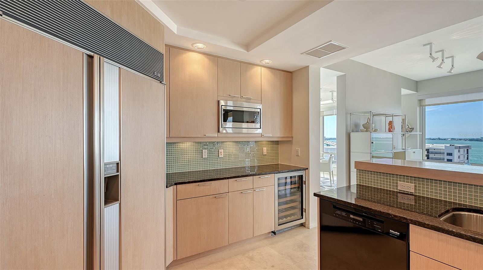 A4641708 Property Photo