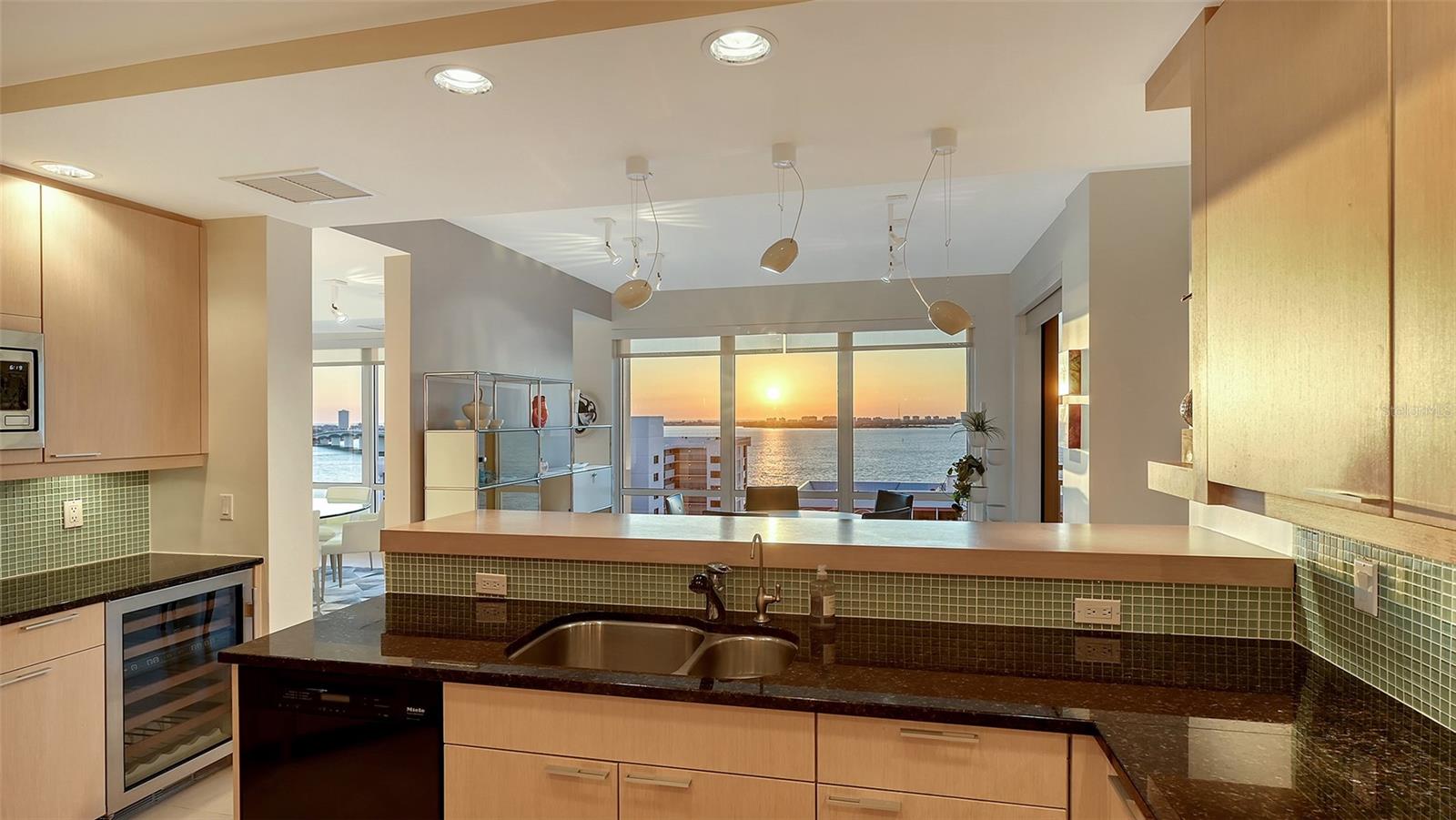 A4641708 Property Photo