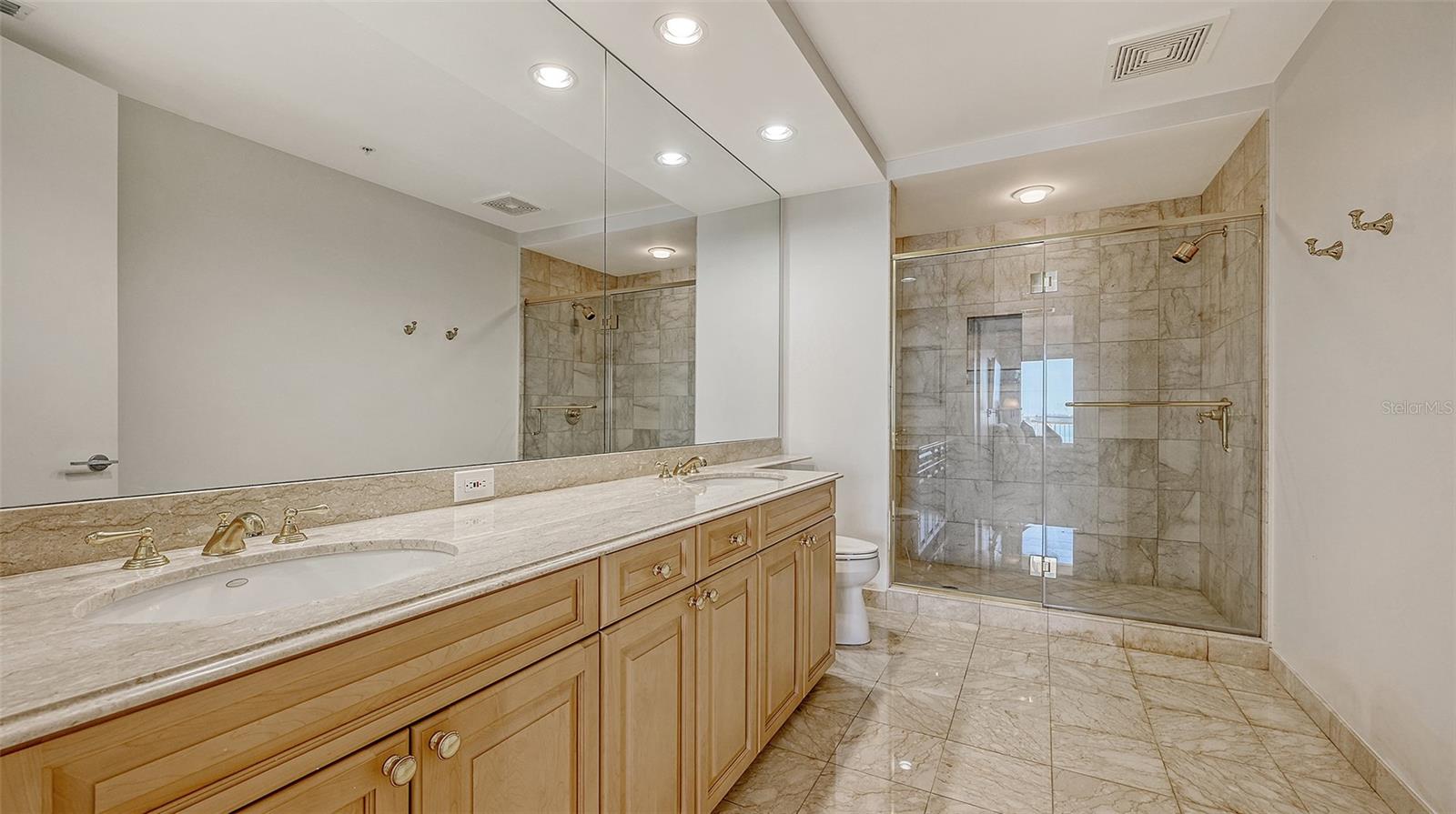 A4641708 Property Photo