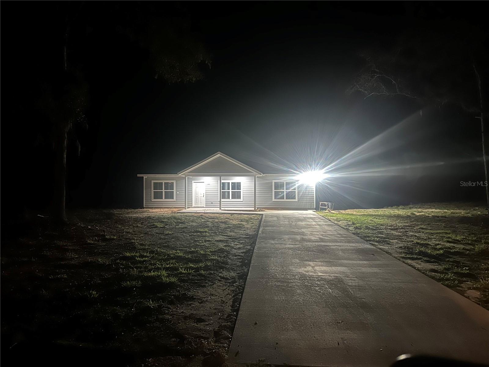 1890 NE 155TH CT, WILLISTON, FL, 32696