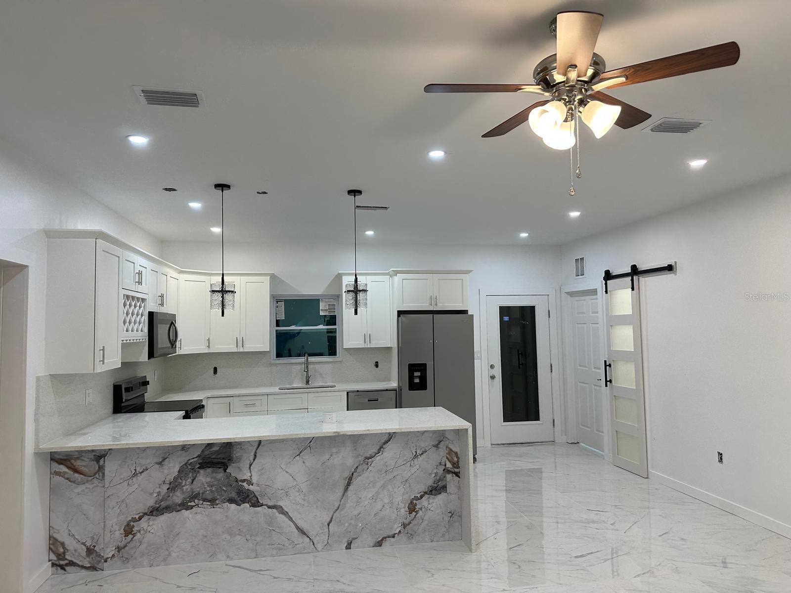 1890 NE 155TH CT, WILLISTON, FL, 32696